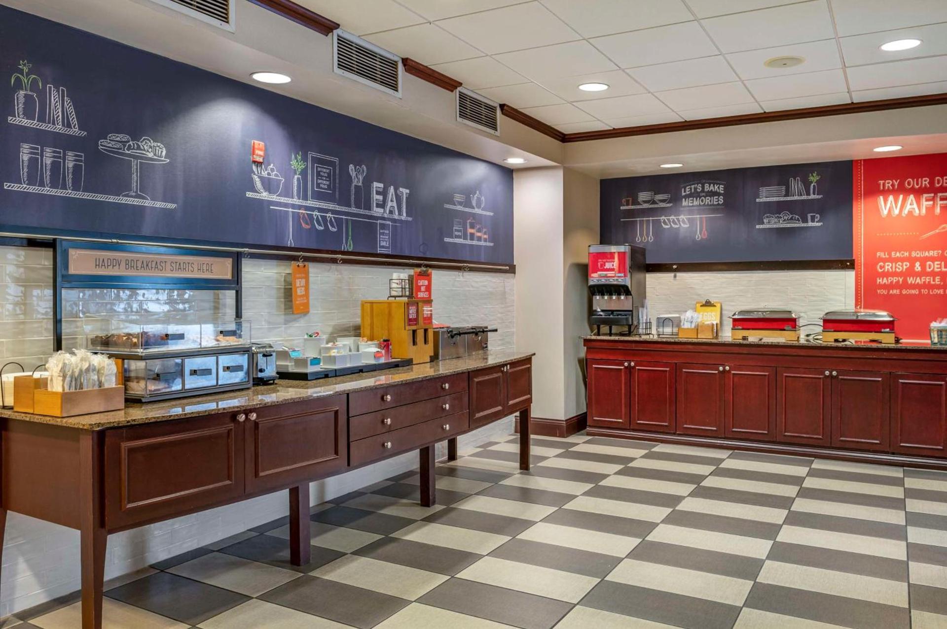Hampton Inn Greenfield photo 15