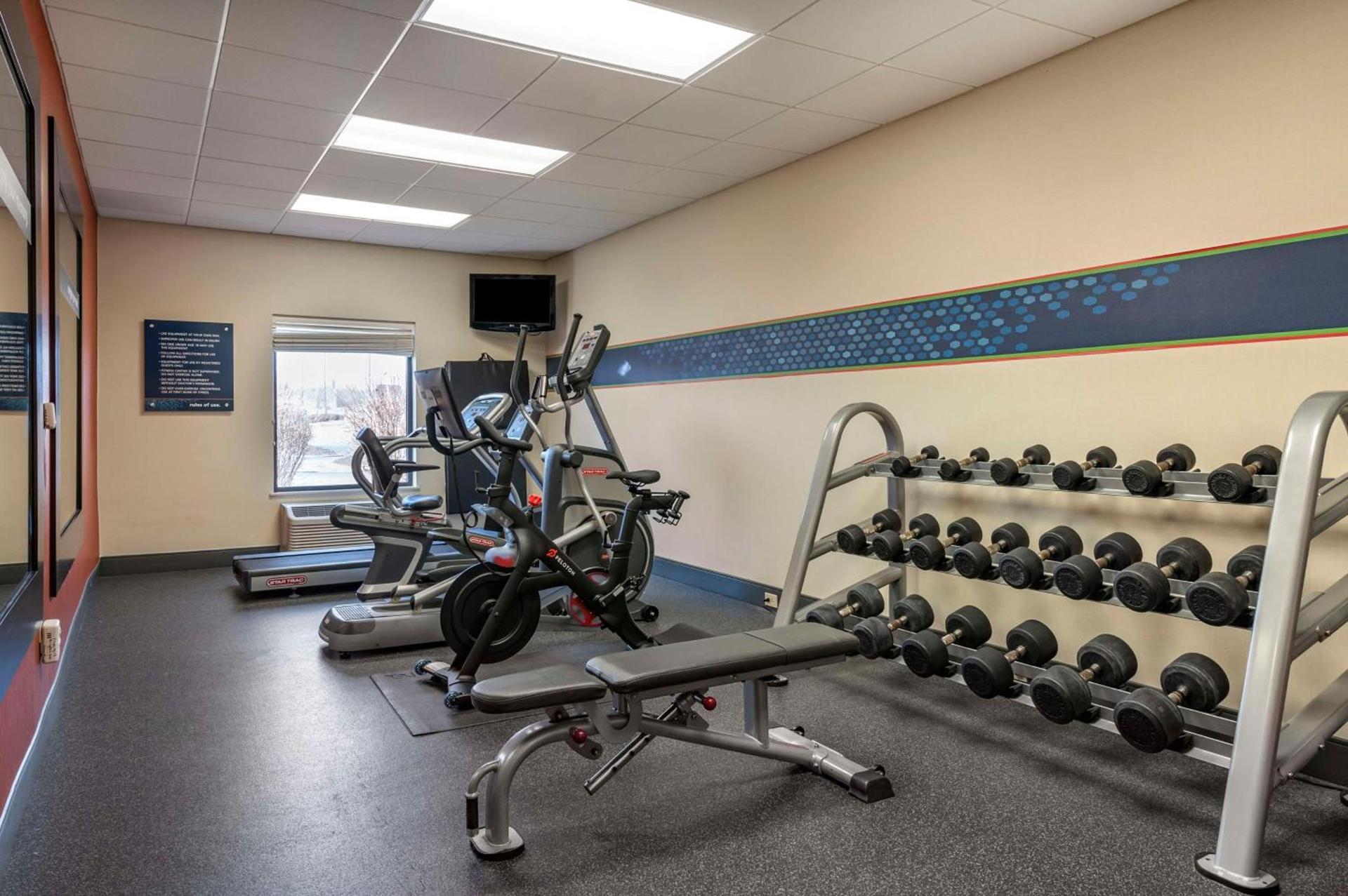 Hampton Inn Greenfield photo 17