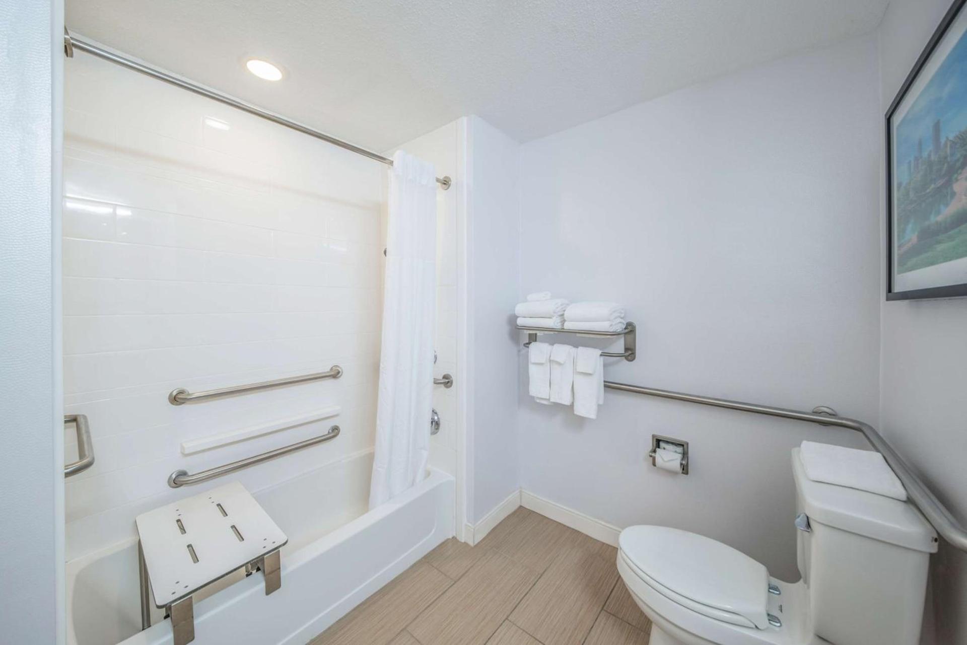 Hampton Inn Greenfield photo 22