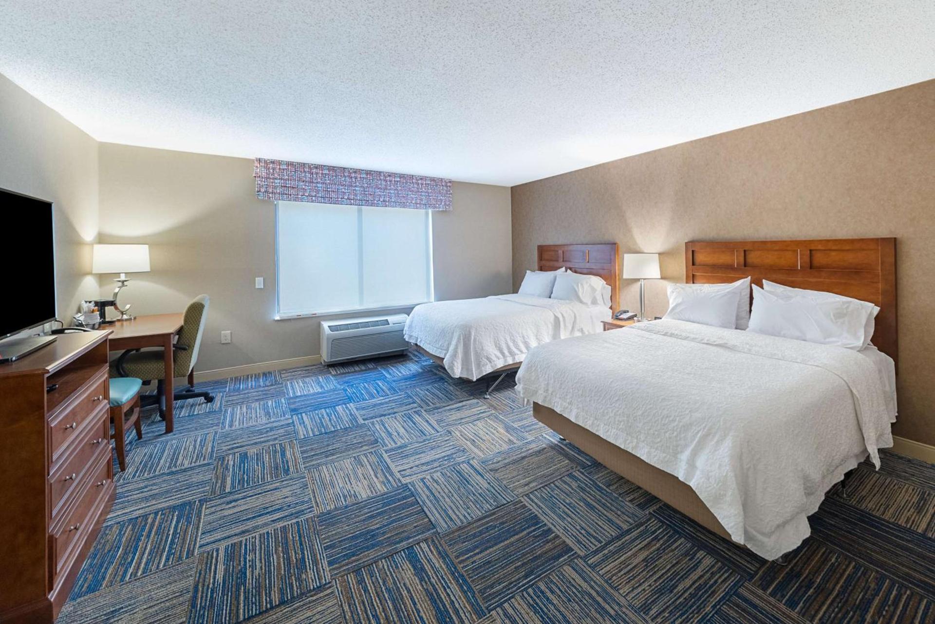 Hampton Inn Greenfield photo 24