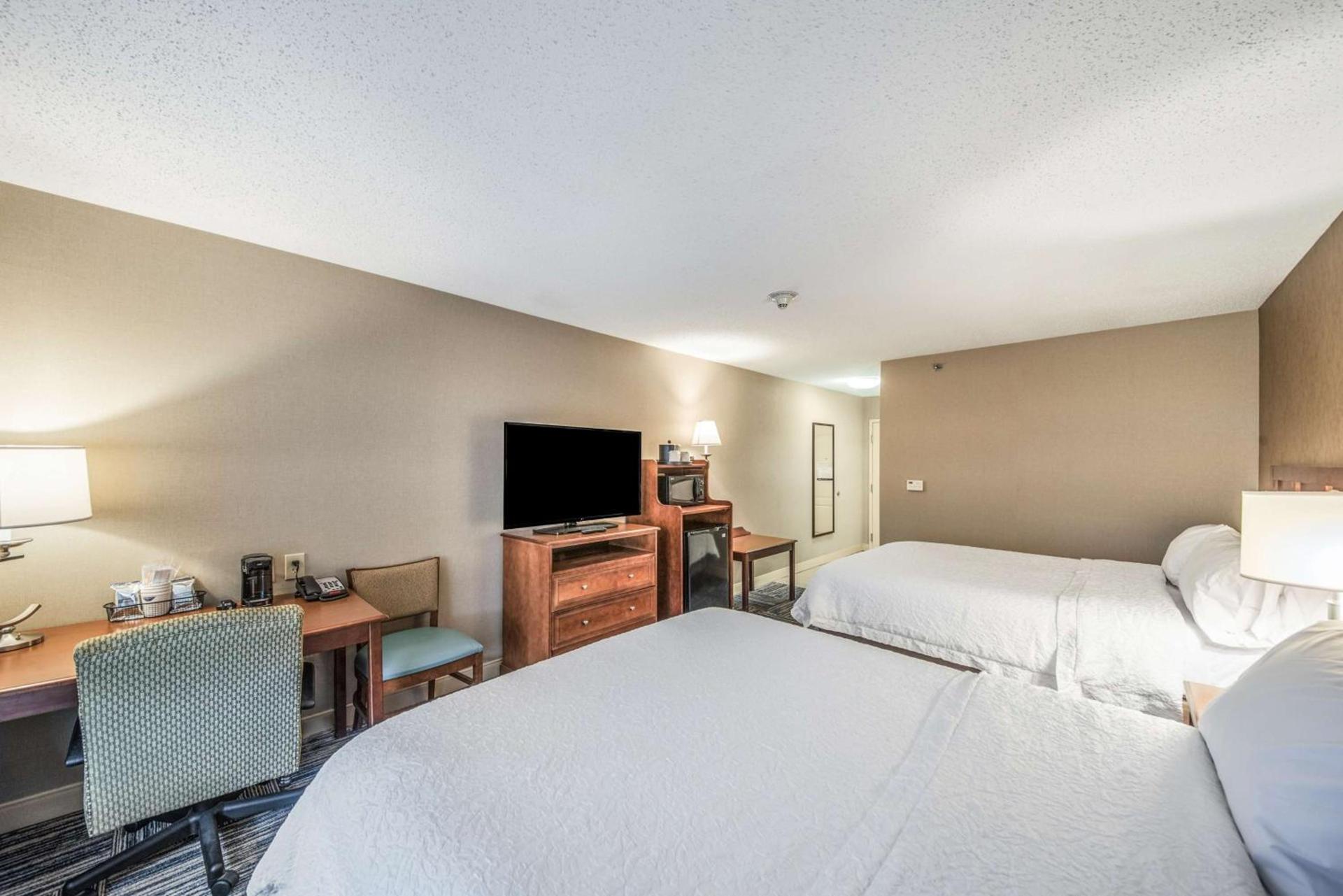 Hampton Inn Greenfield photo 31