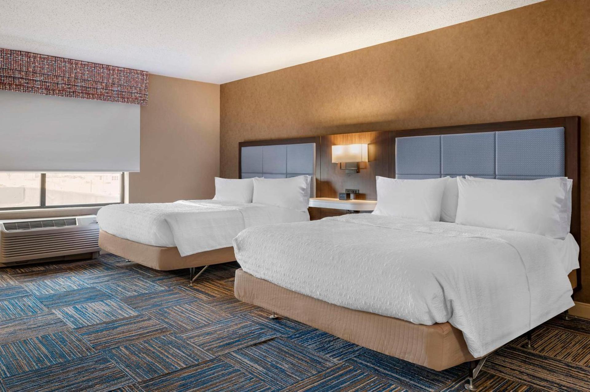 Hampton Inn Greenfield photo 33