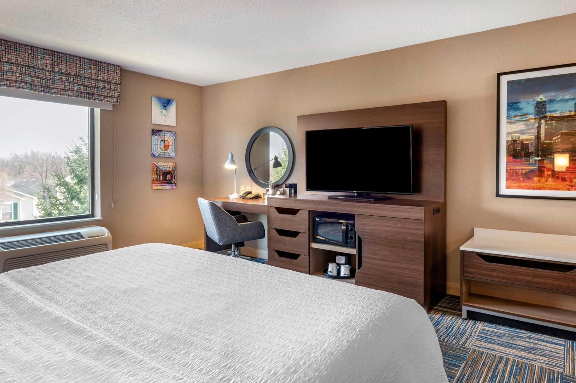 Hampton Inn Greenfield photo 34