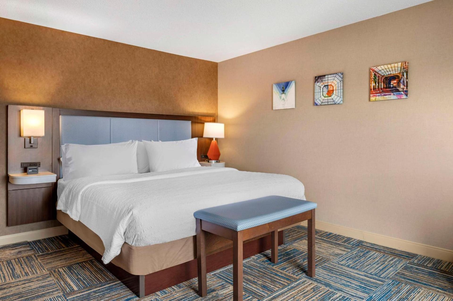 Hampton Inn Greenfield photo 41