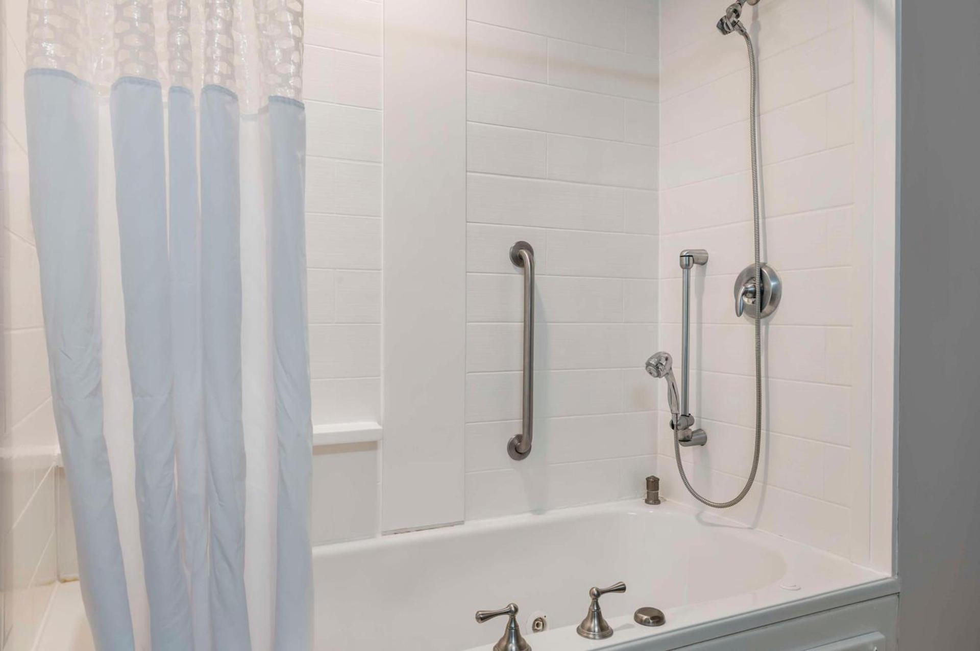 Hampton Inn Greenfield photo 45