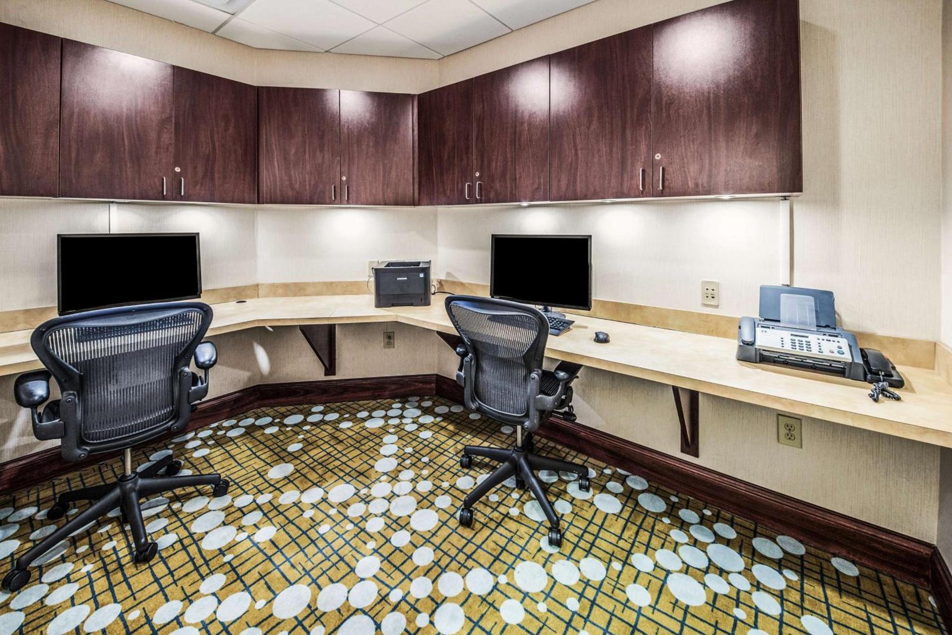 Hampton Inn Greenfield photo 55