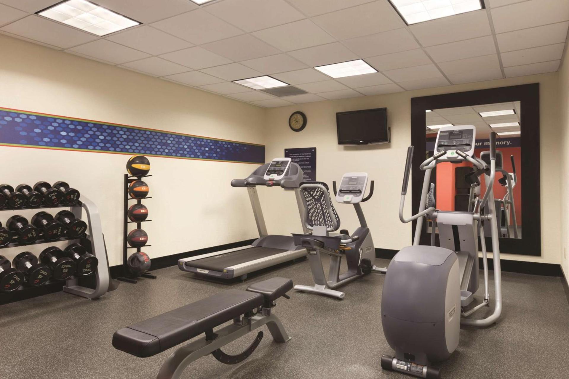 Hampton Inn & Suites Greenfield photo 12