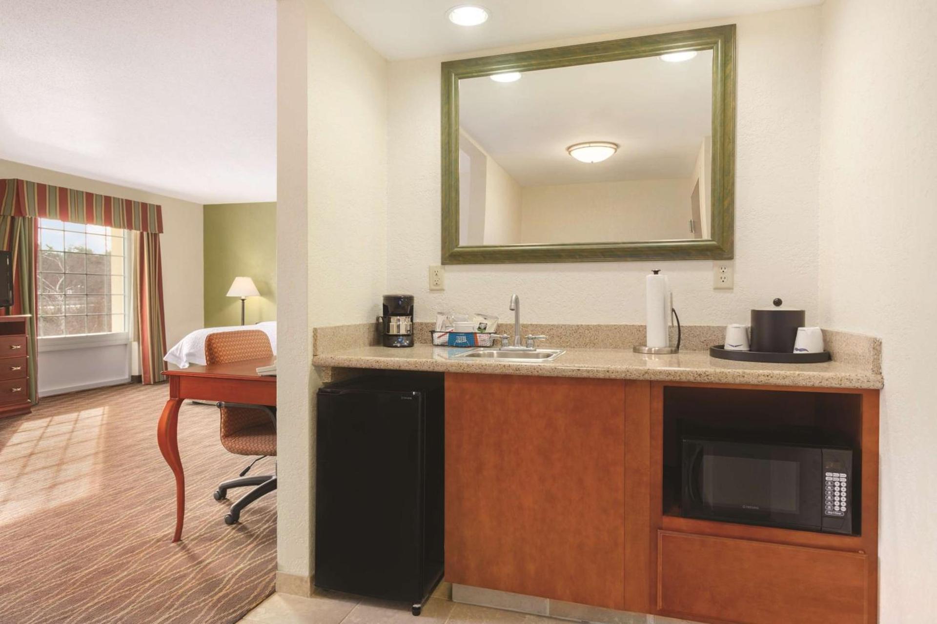 Hampton Inn & Suites Greenfield photo 40