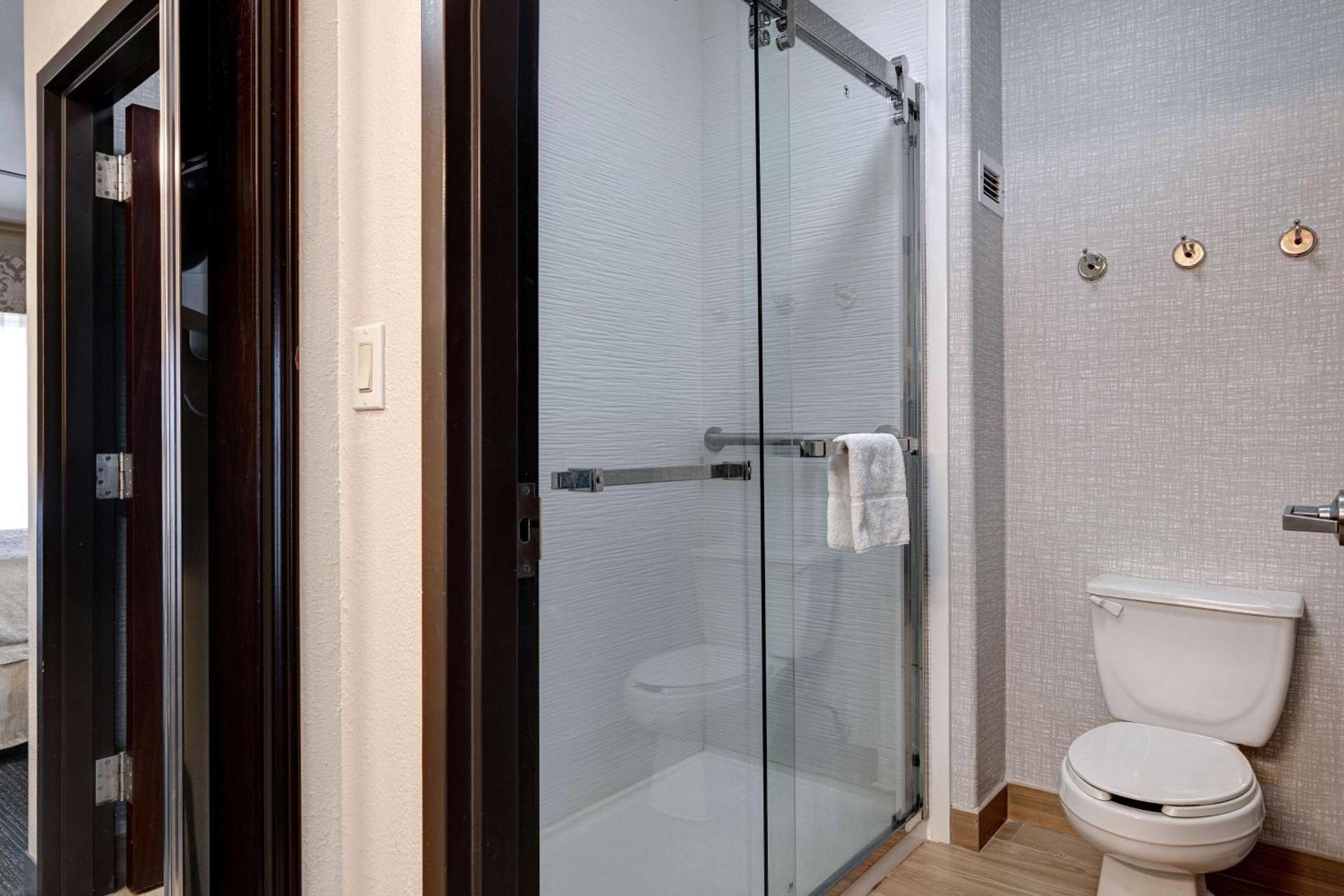Hampton Inn & Suites Galveston photo 25