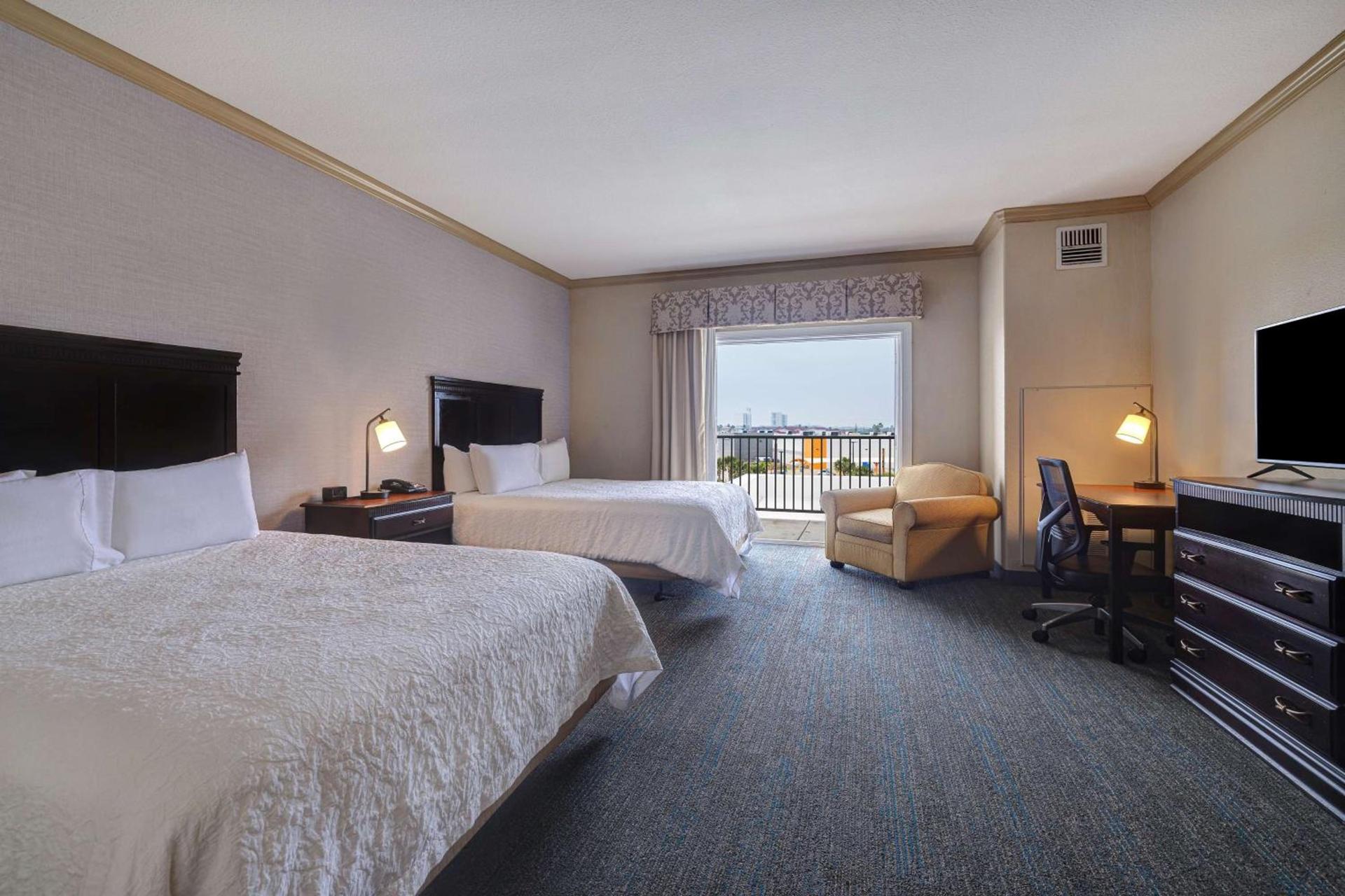 Hampton Inn & Suites Galveston photo 35
