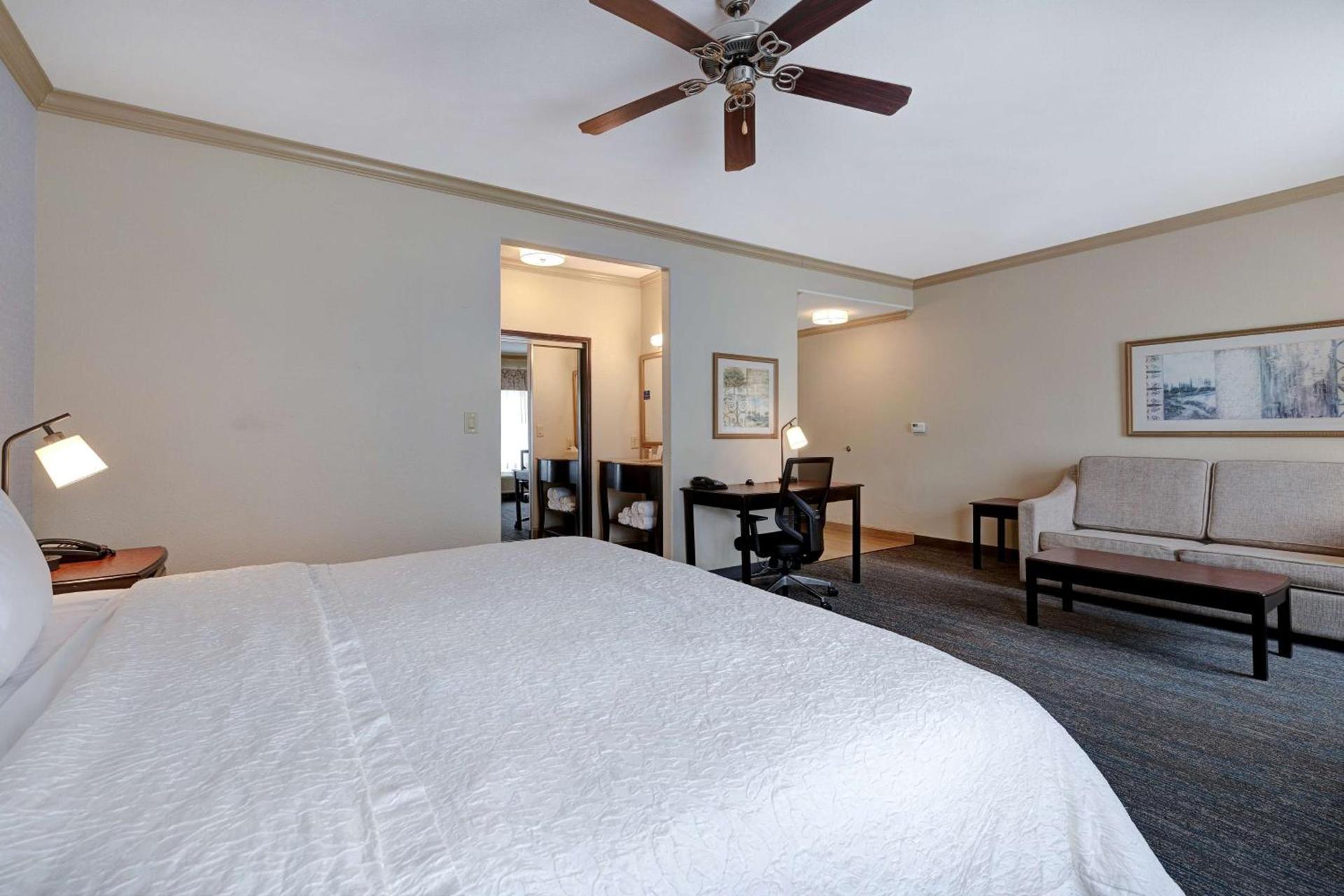 Hampton Inn & Suites Galveston photo 41