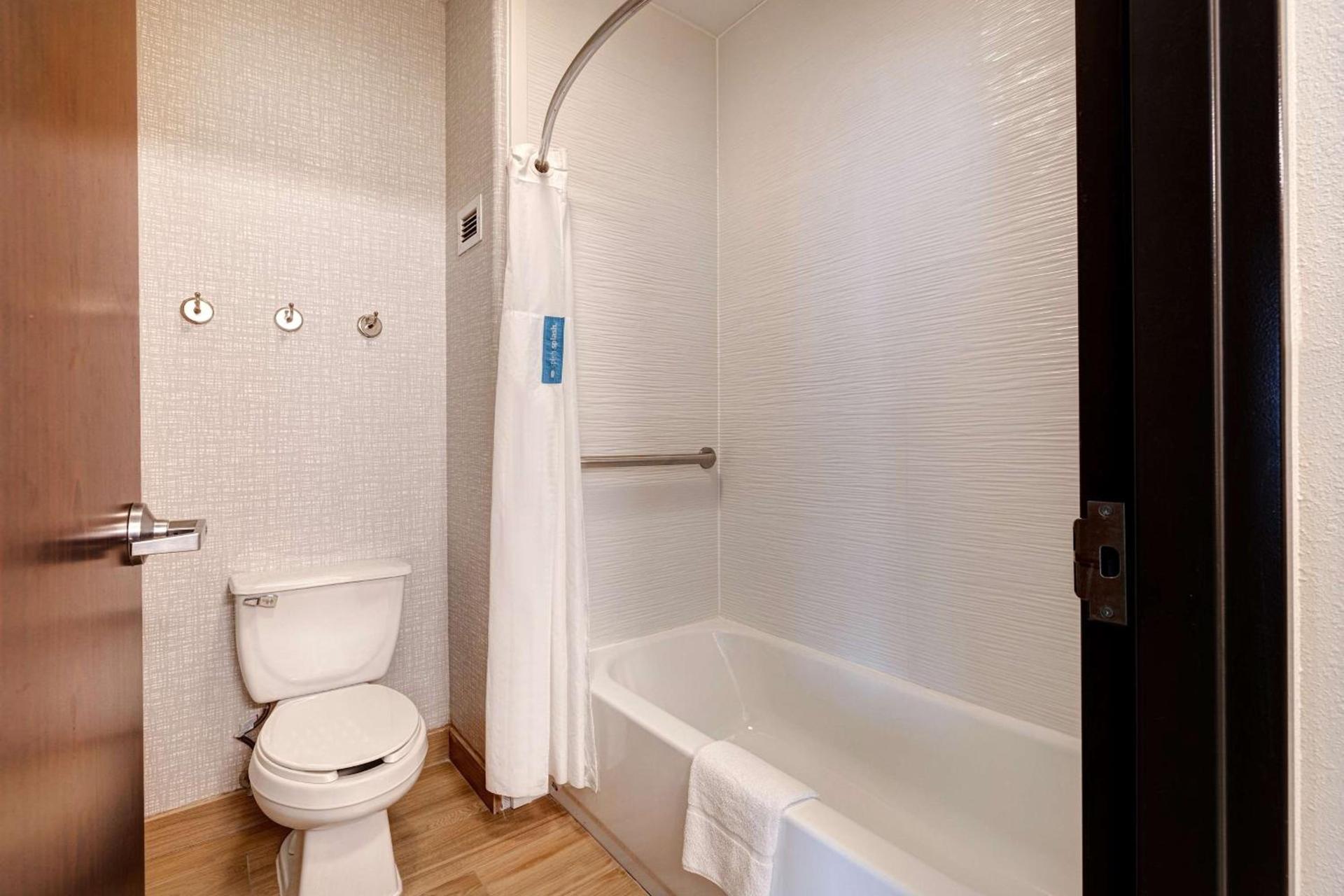 Hampton Inn & Suites Galveston photo 43