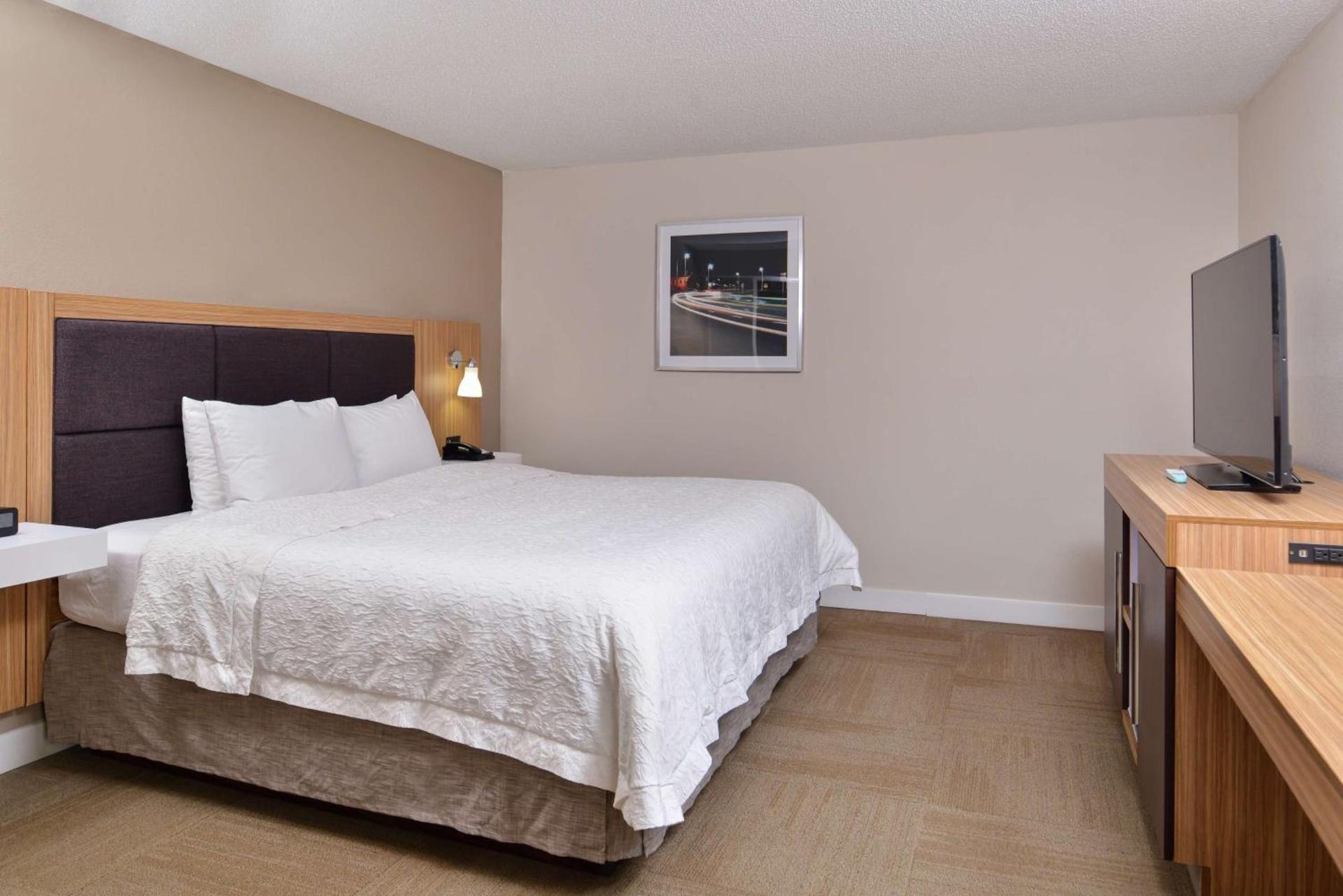 Hampton Inn Greensboro East / McLeansville photo 12