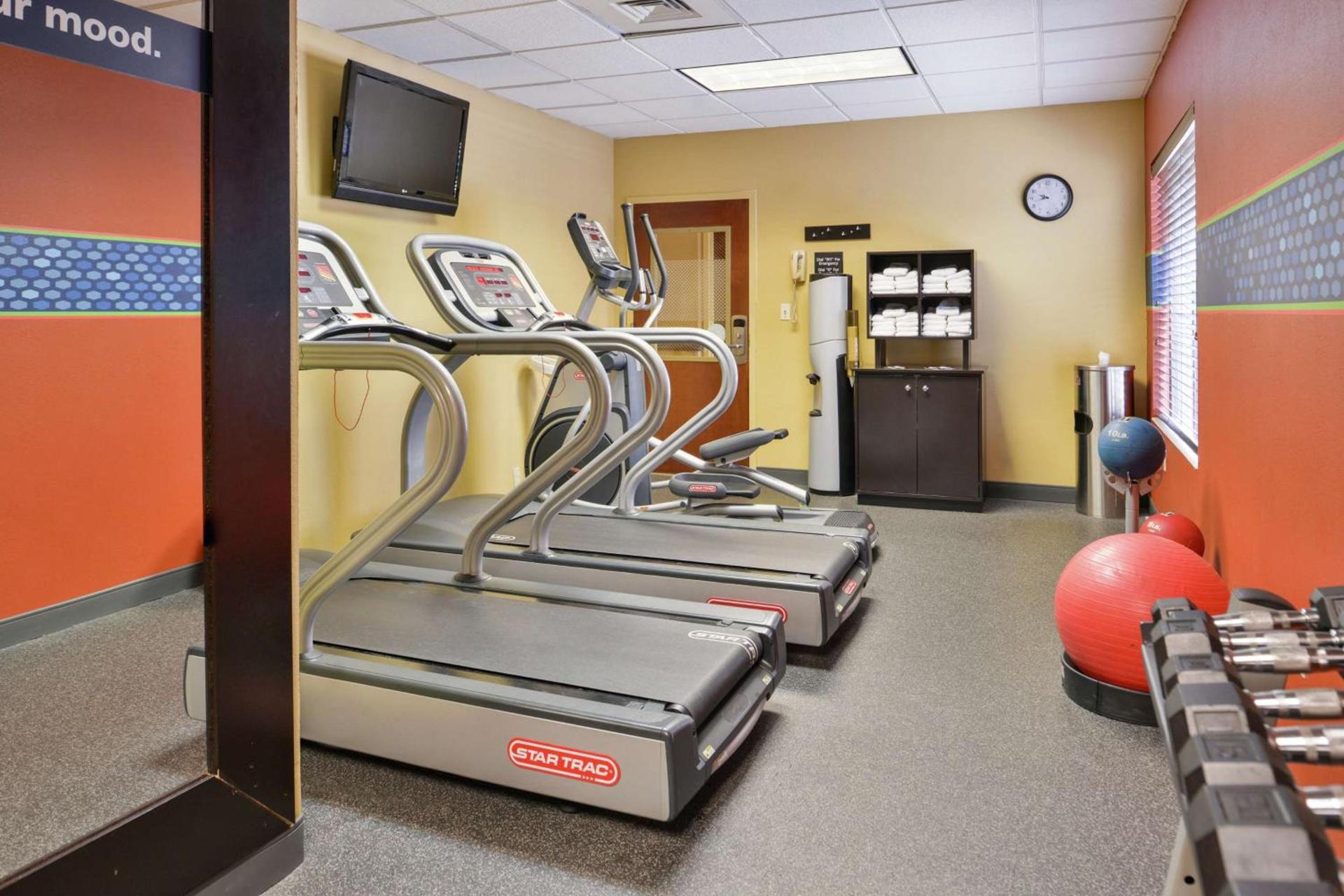 Hampton Inn Greensboro East / McLeansville photo 10
