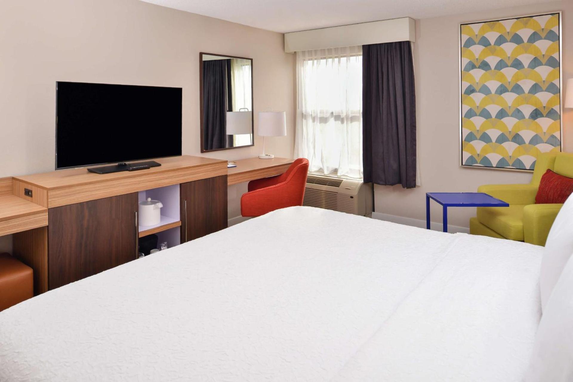 Hampton Inn Greensboro East / McLeansville photo 13