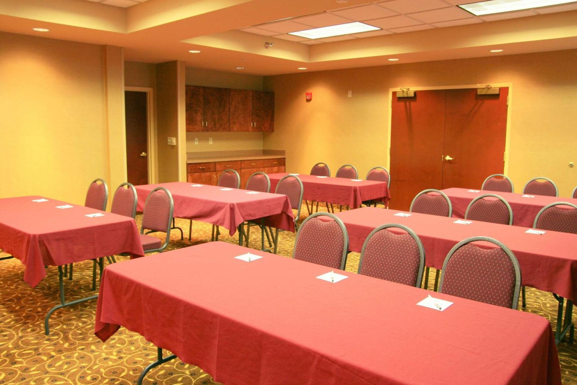 Hampton Inn Greensboro East / McLeansville photo 29