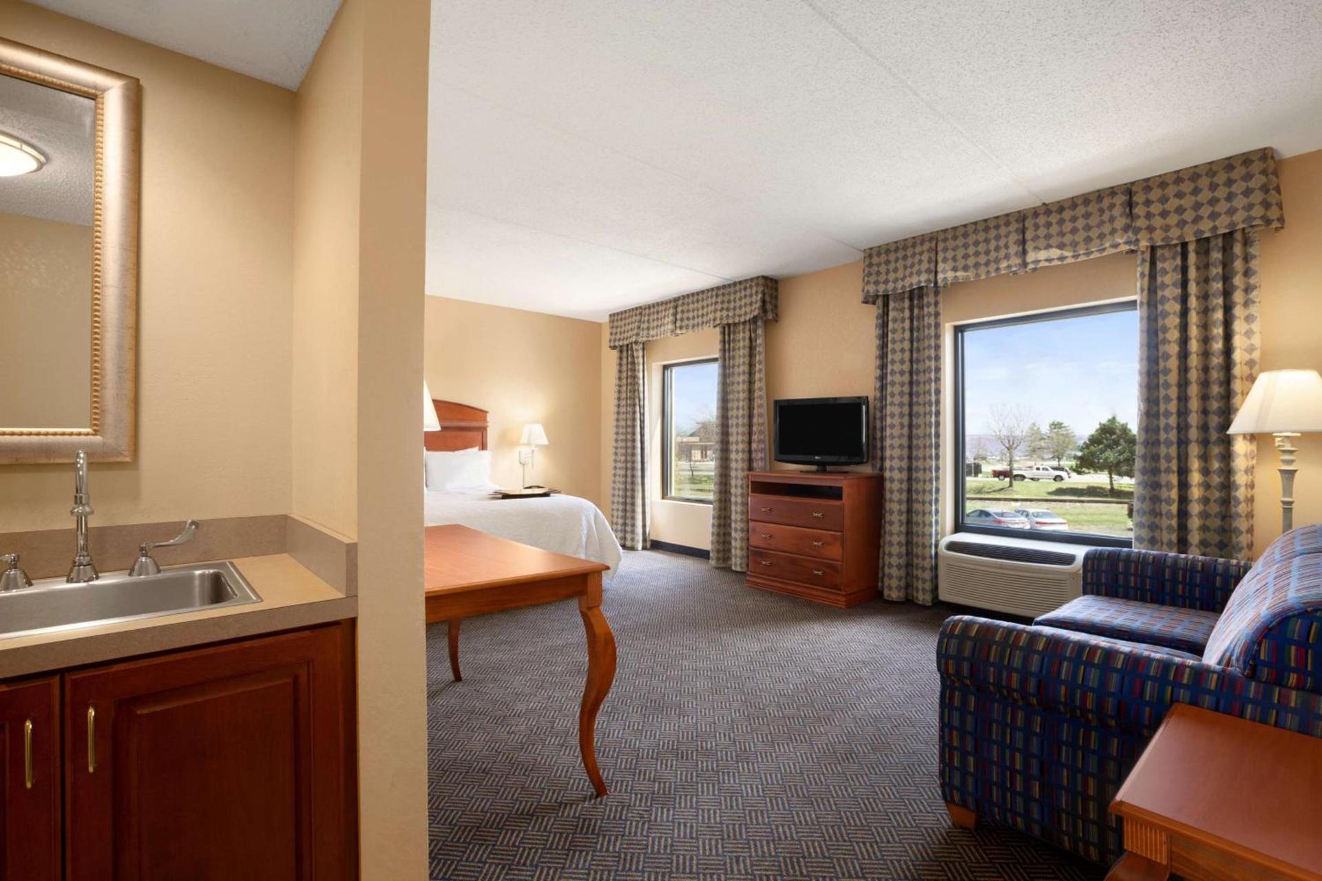 Hampton Inn Geneva photo 13