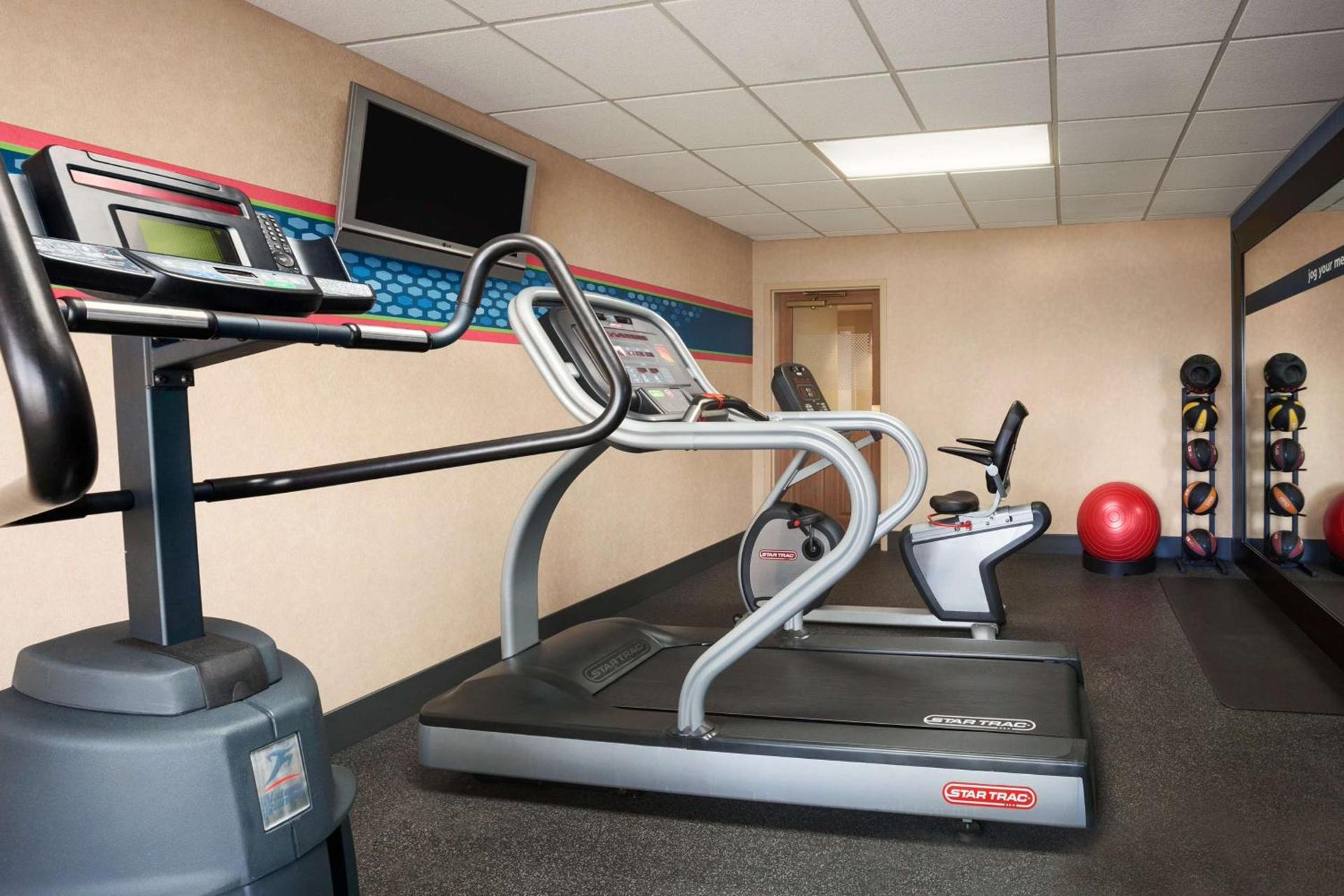 Hampton Inn Geneva photo 11