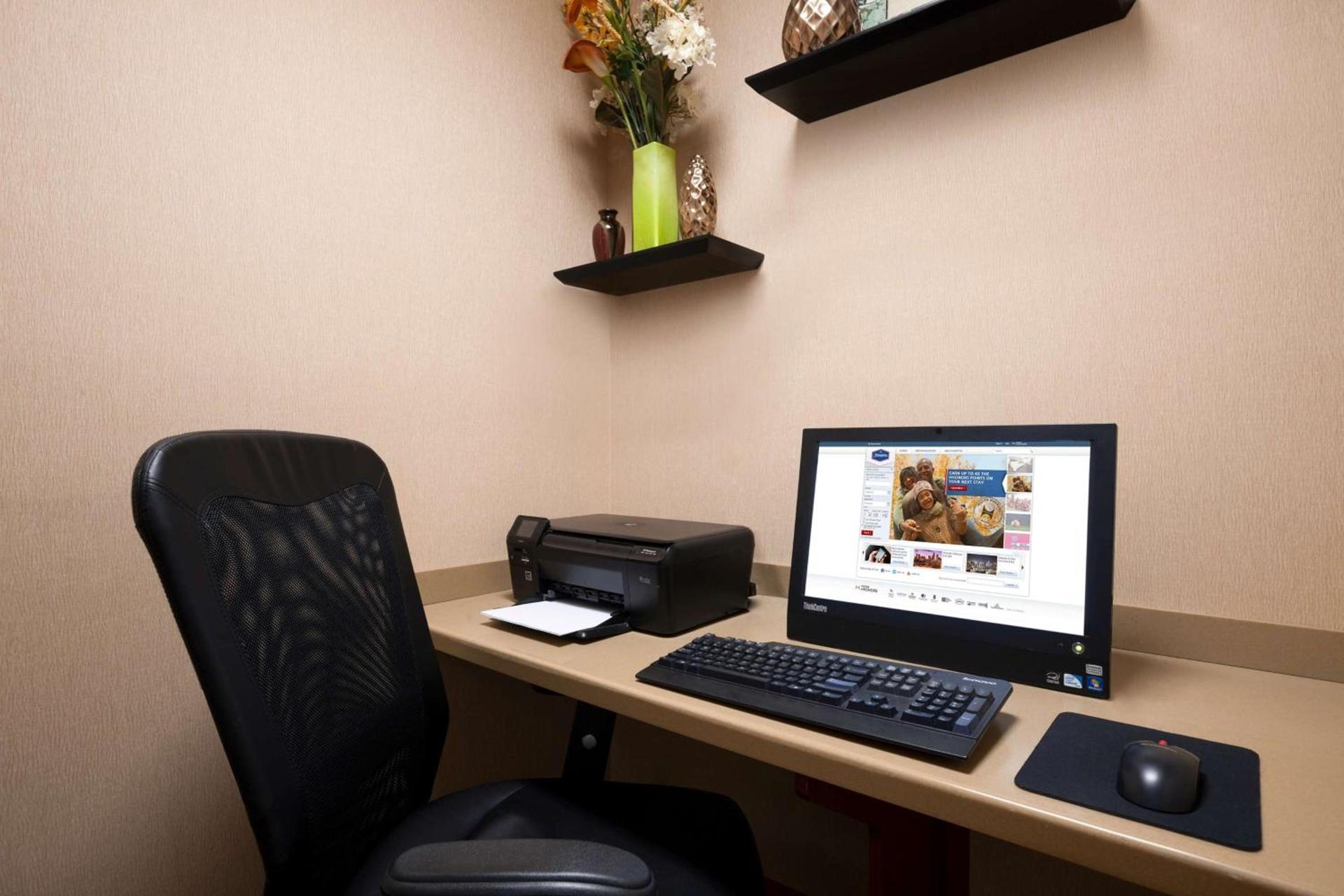 Hampton Inn Geneva photo 26