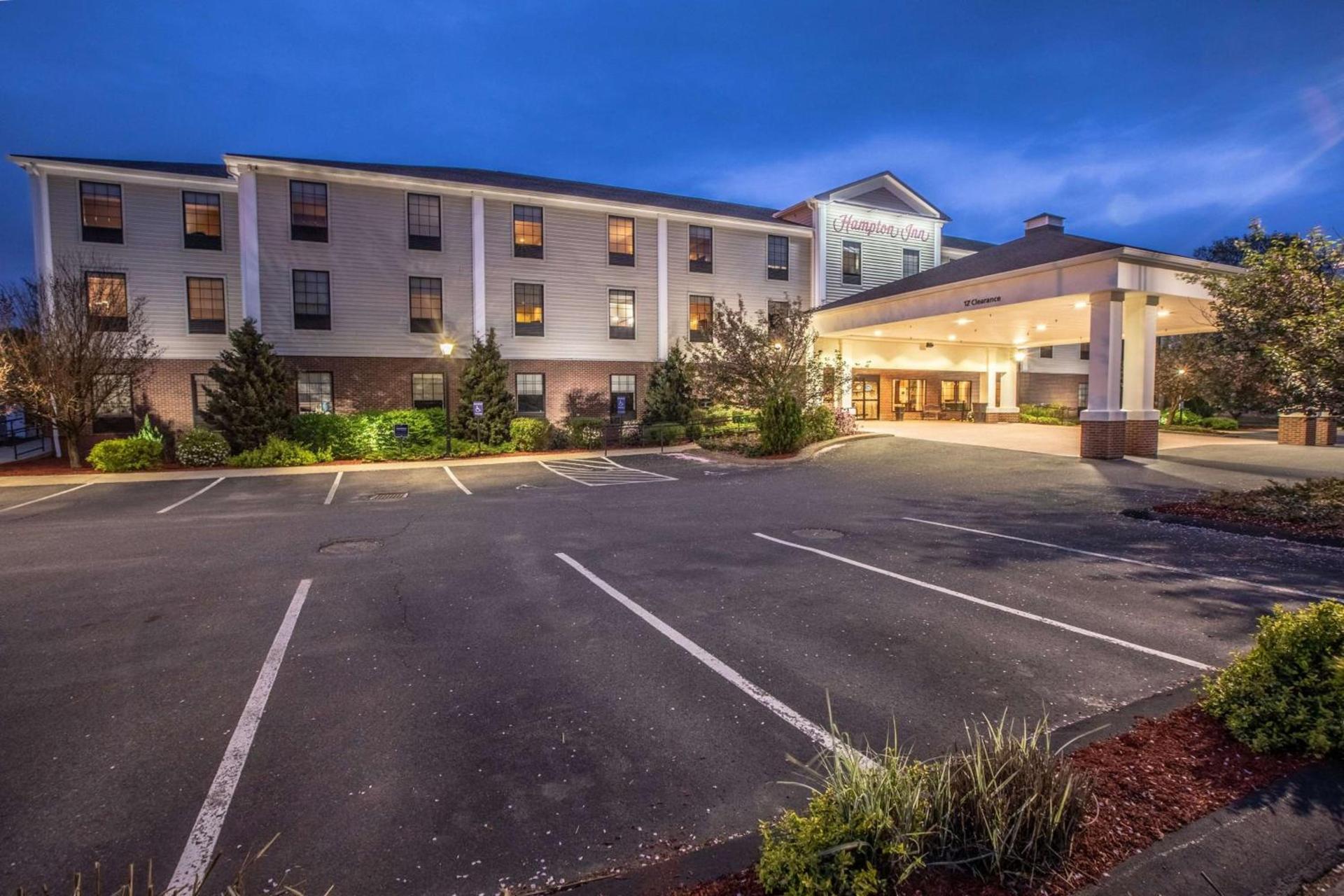 Hampton Inn Hadley-Amherst Area photo 3