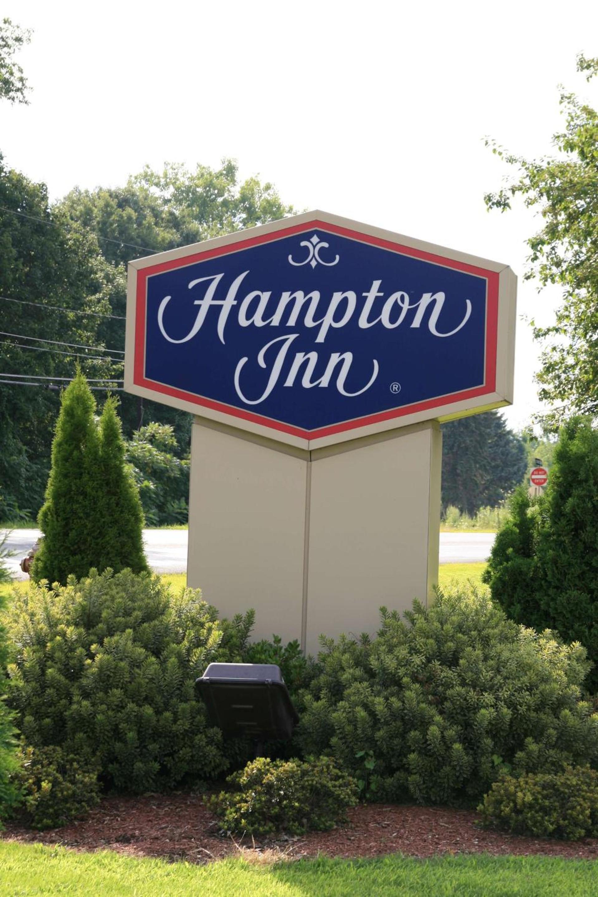 Hampton Inn Hadley-Amherst Area photo 2