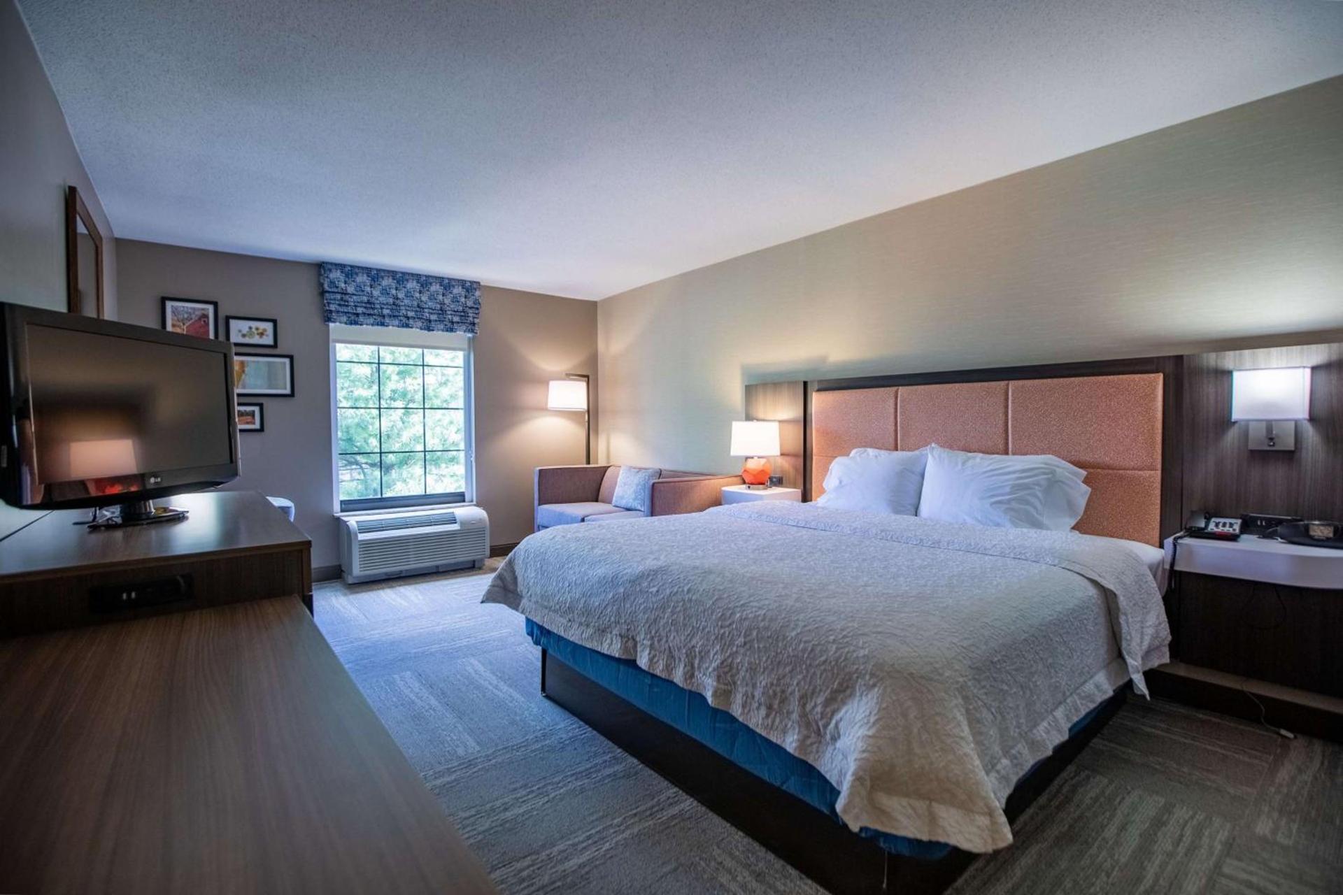 Hampton Inn Hadley-Amherst Area photo 26