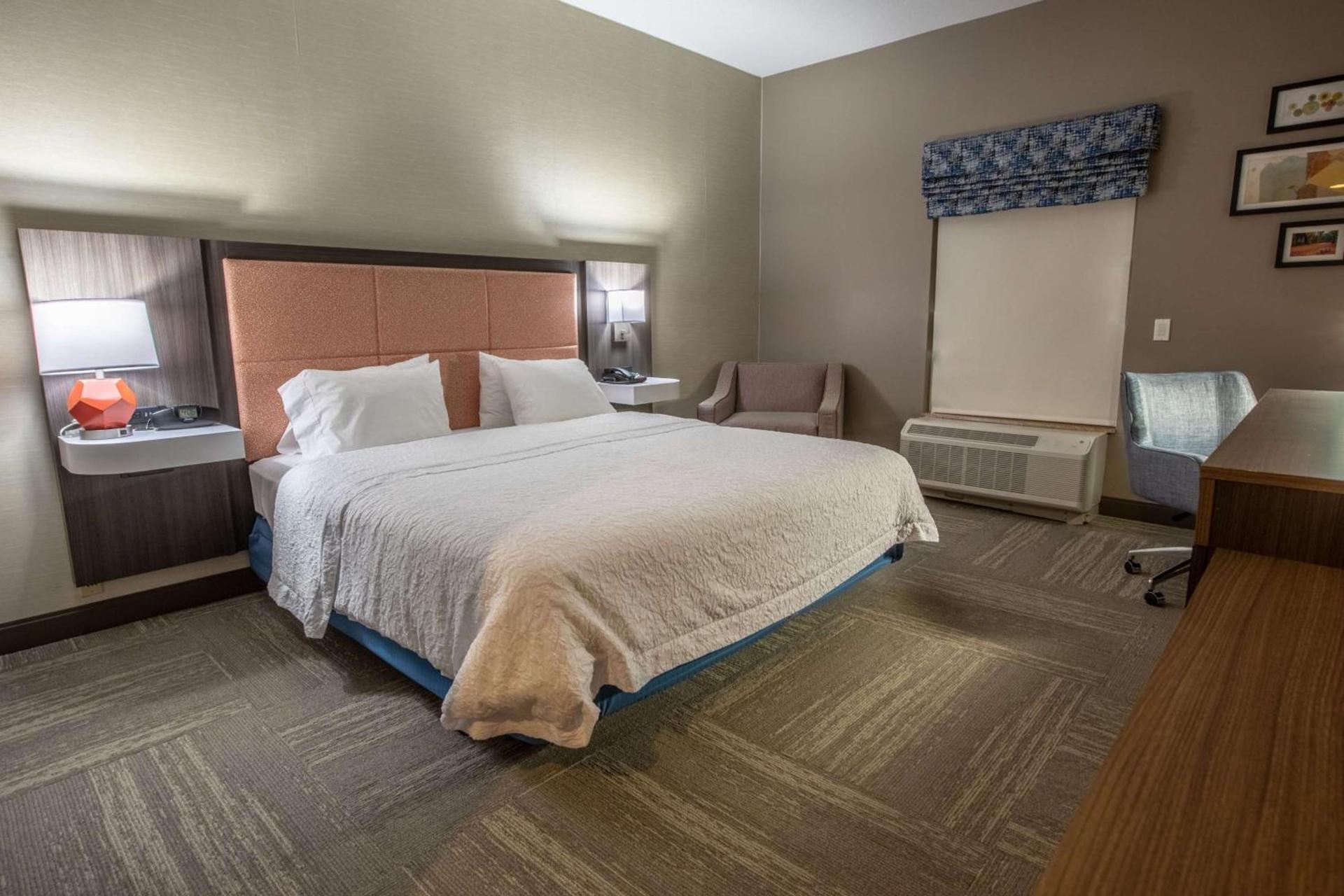 Hampton Inn Hadley-Amherst Area photo 29