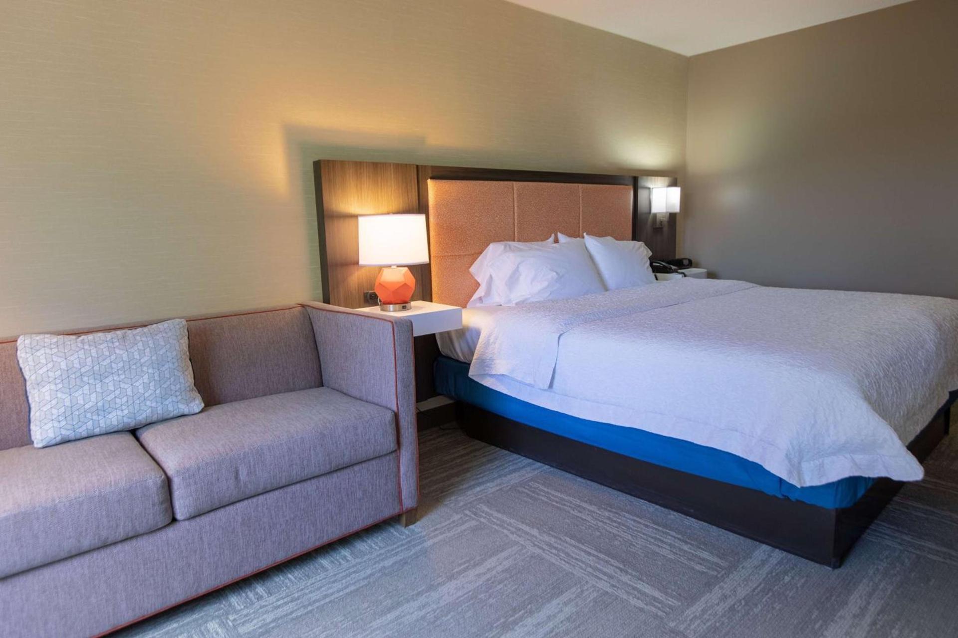 Hampton Inn Hadley-Amherst Area photo 30