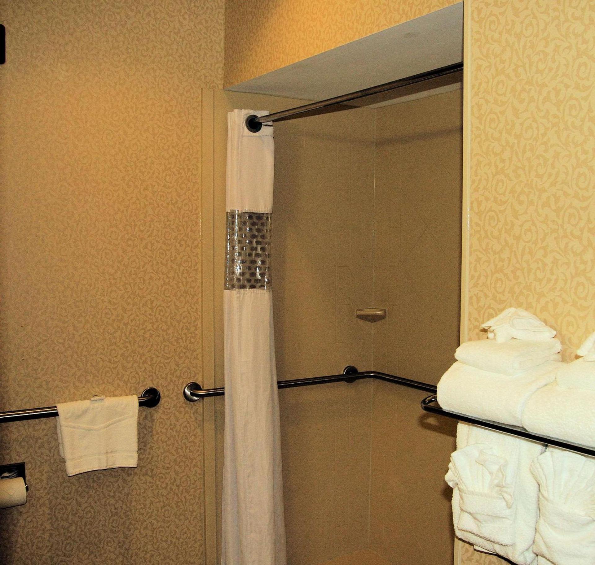 Hampton Inn Hadley-Amherst Area photo 35