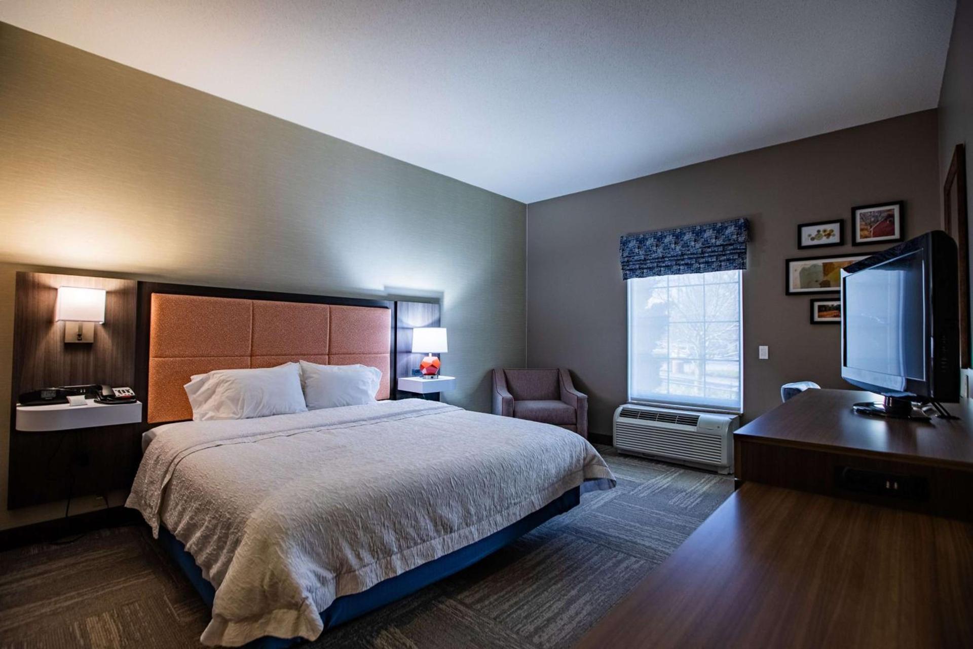 Hampton Inn Hadley-Amherst Area photo 34