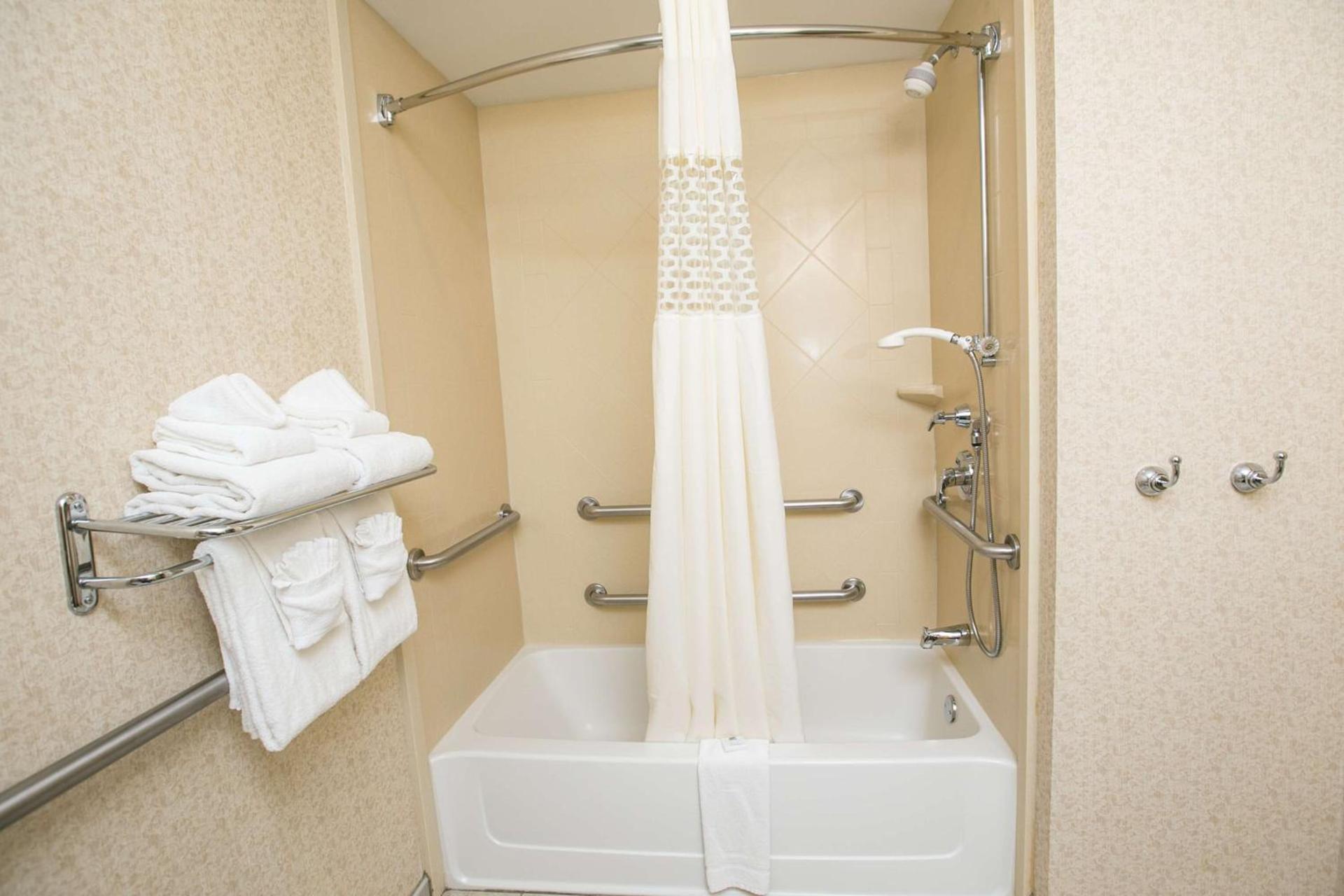 Hampton Inn Hadley-Amherst Area photo 37