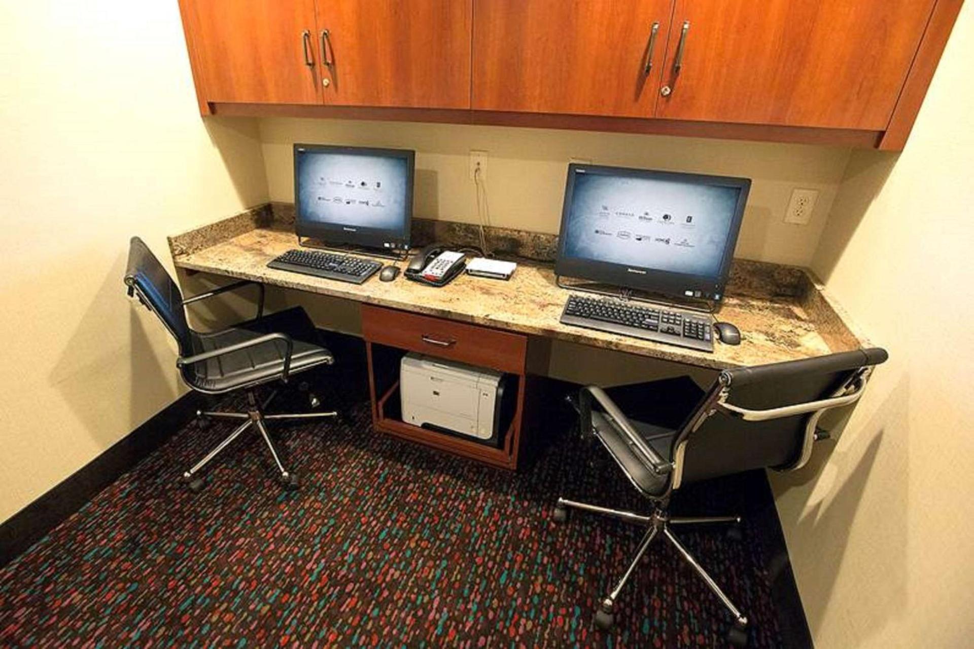 Hampton Inn Hadley-Amherst Area photo 38