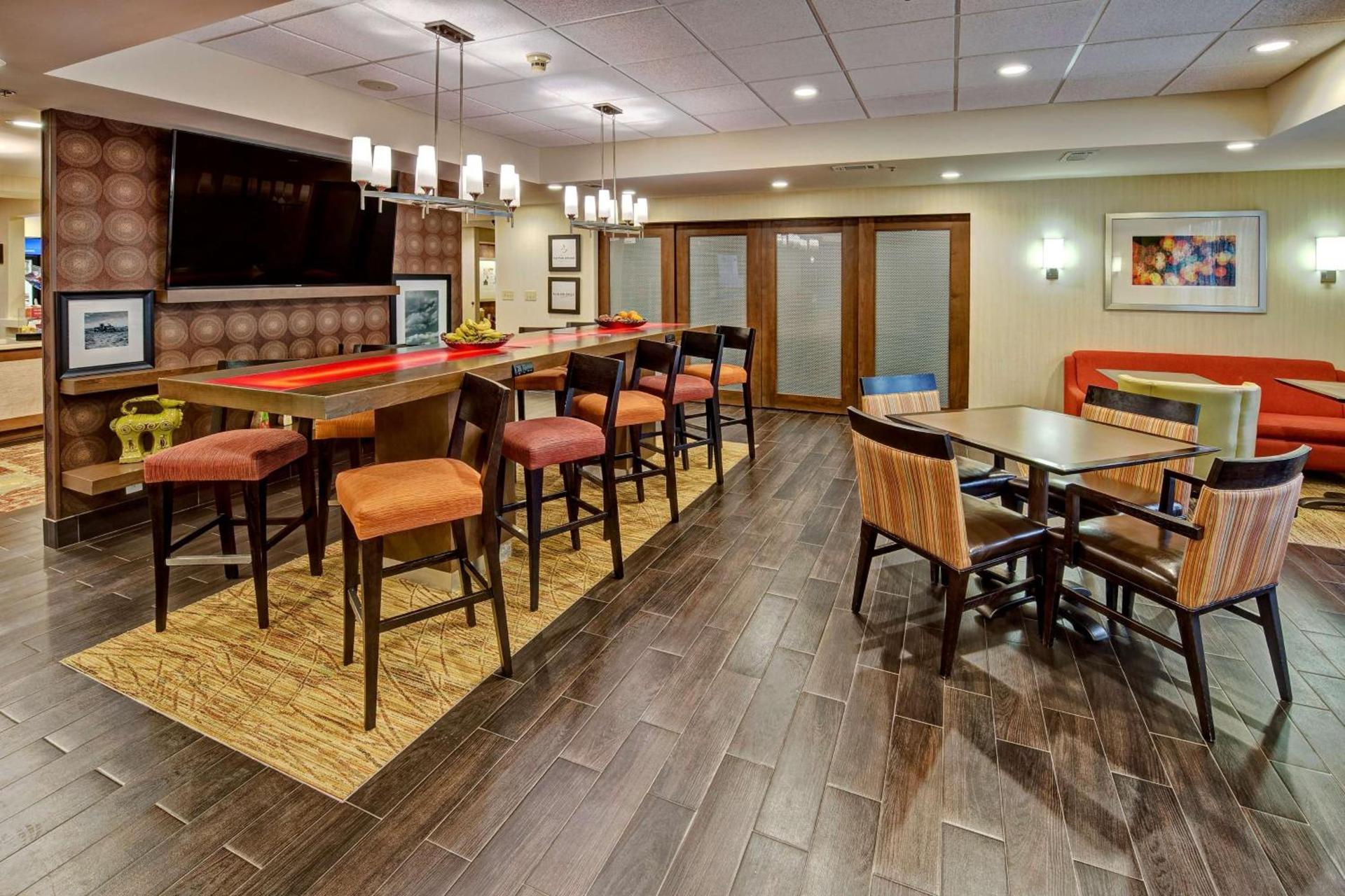 Hampton Inn Houston Baytown photo 7