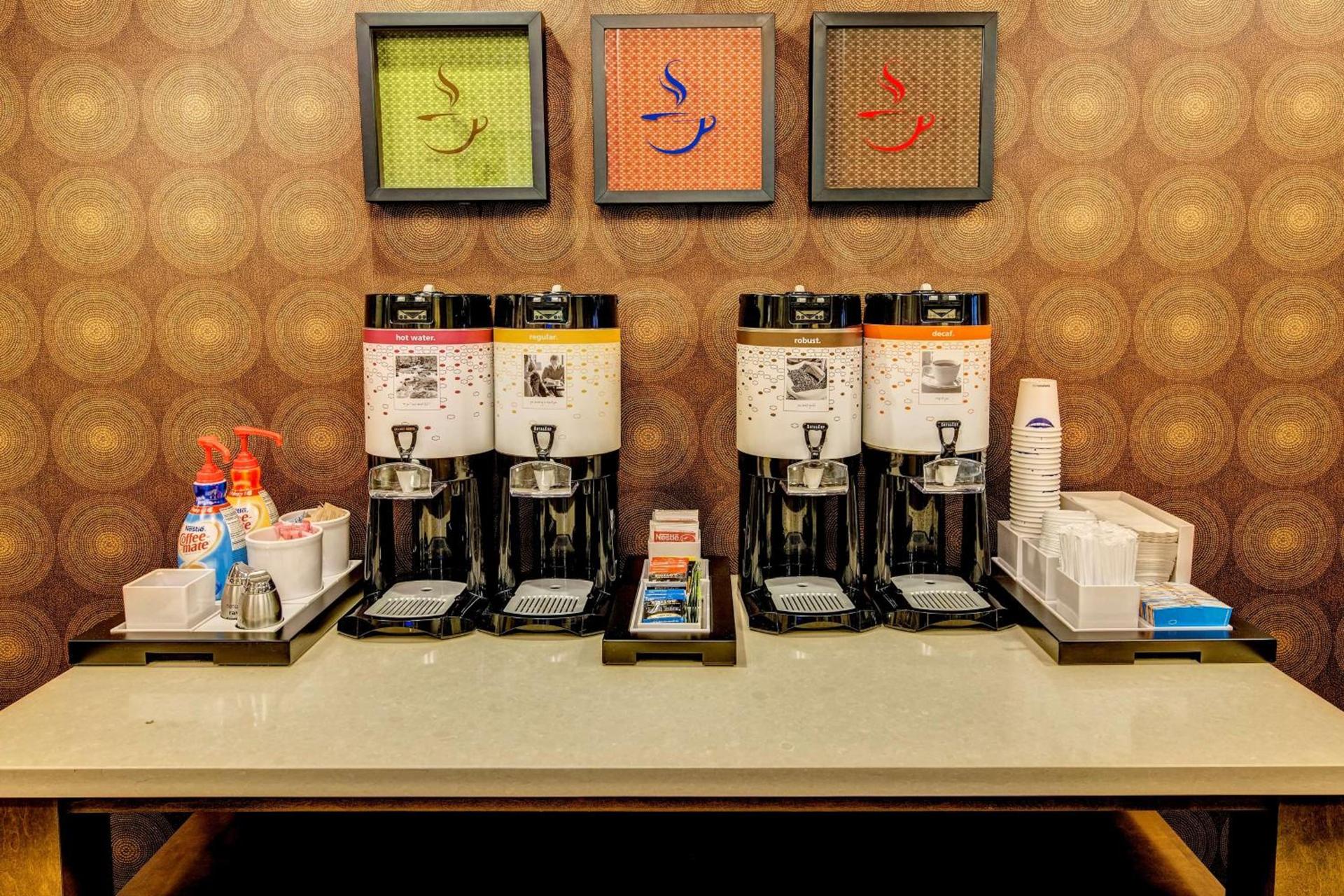 Hampton Inn Houston Baytown photo 11