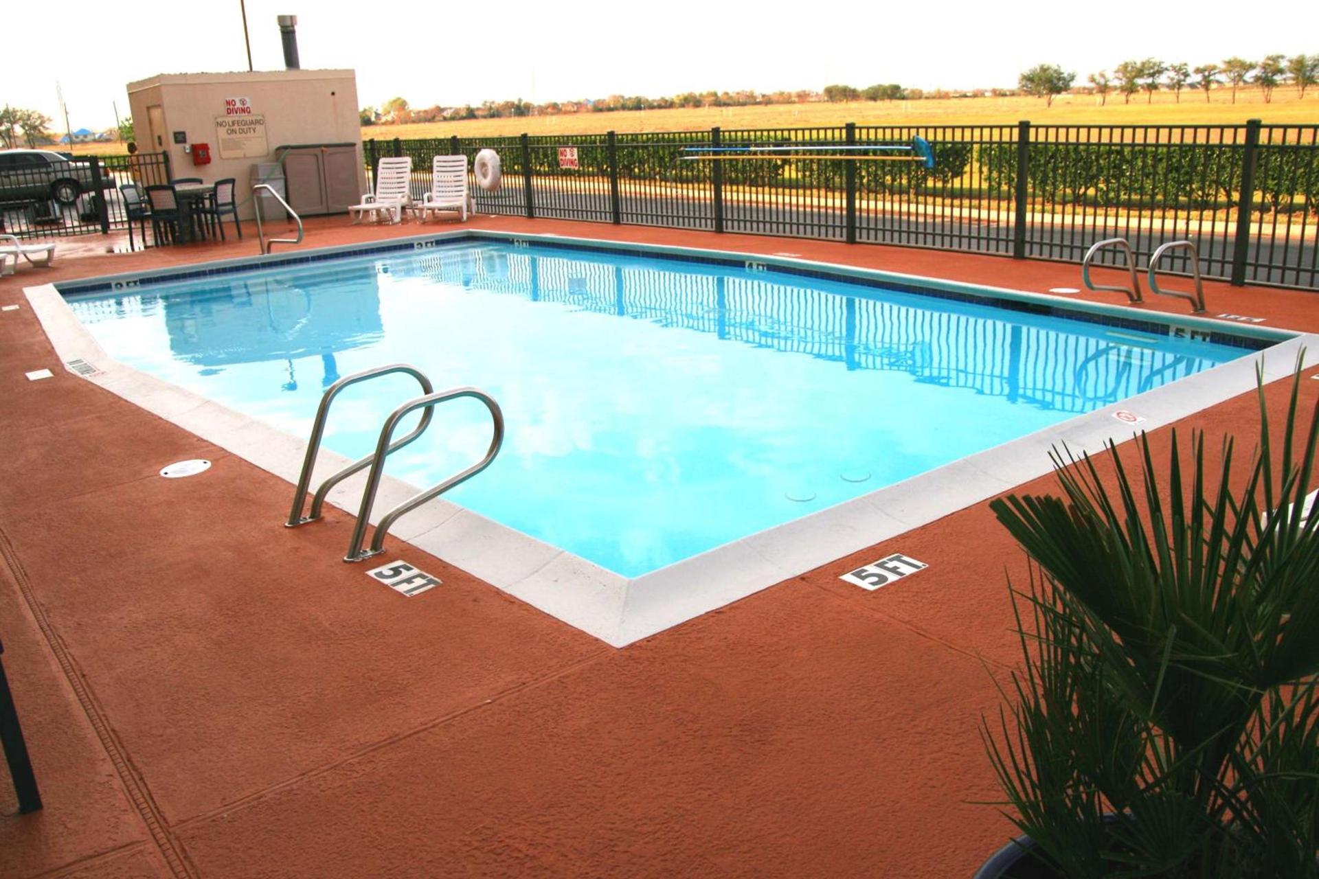 Hampton Inn Houston Baytown photo 9