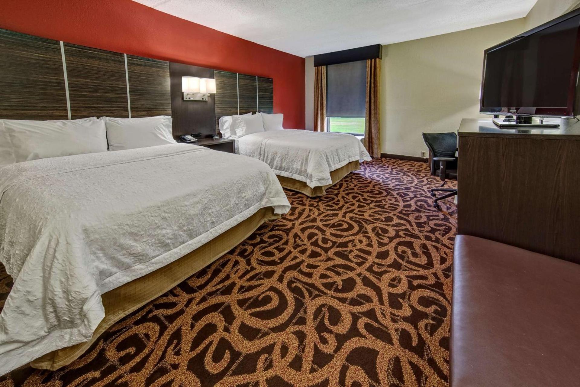 Hampton Inn Houston Baytown photo 18