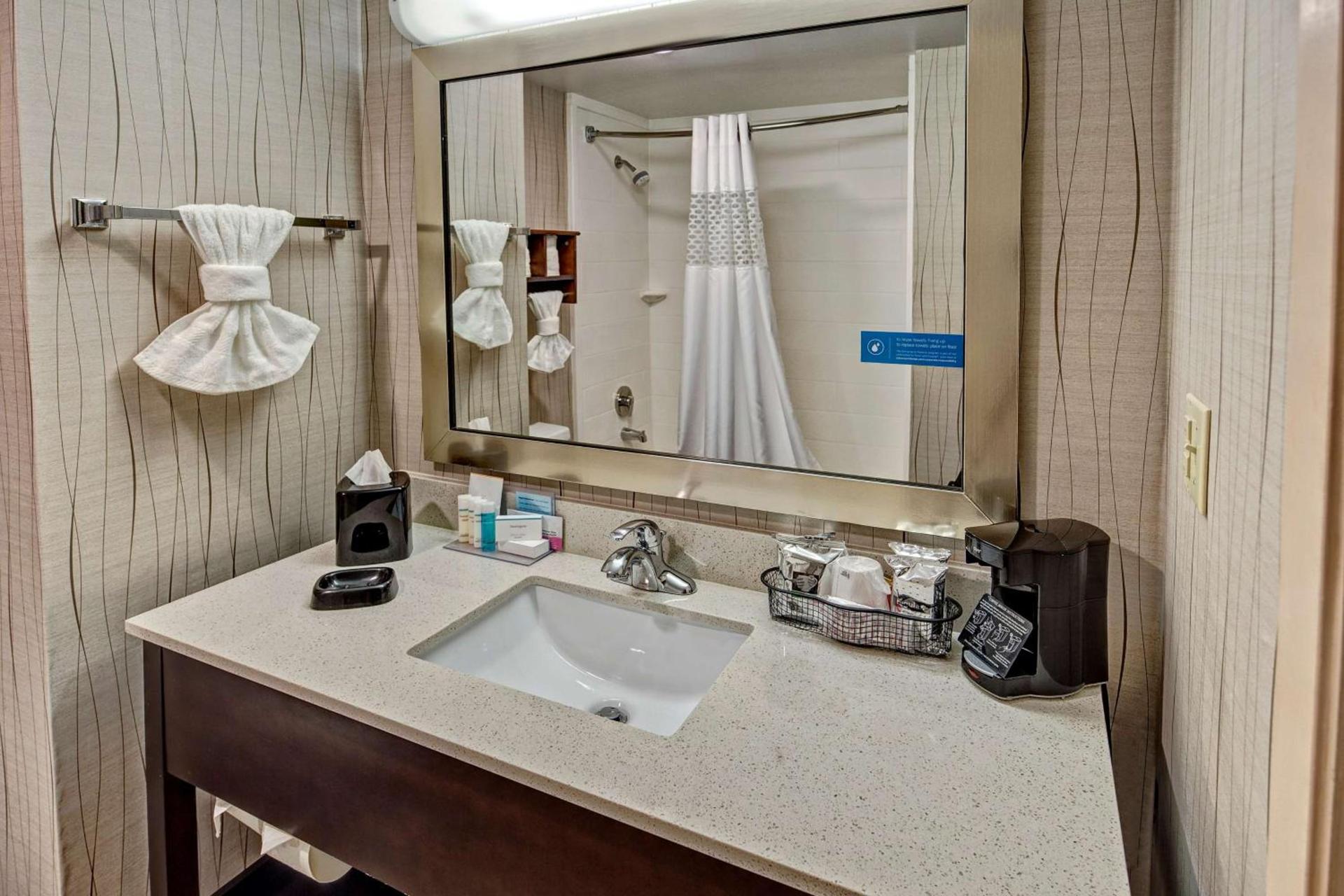 Hampton Inn Houston Baytown photo 20