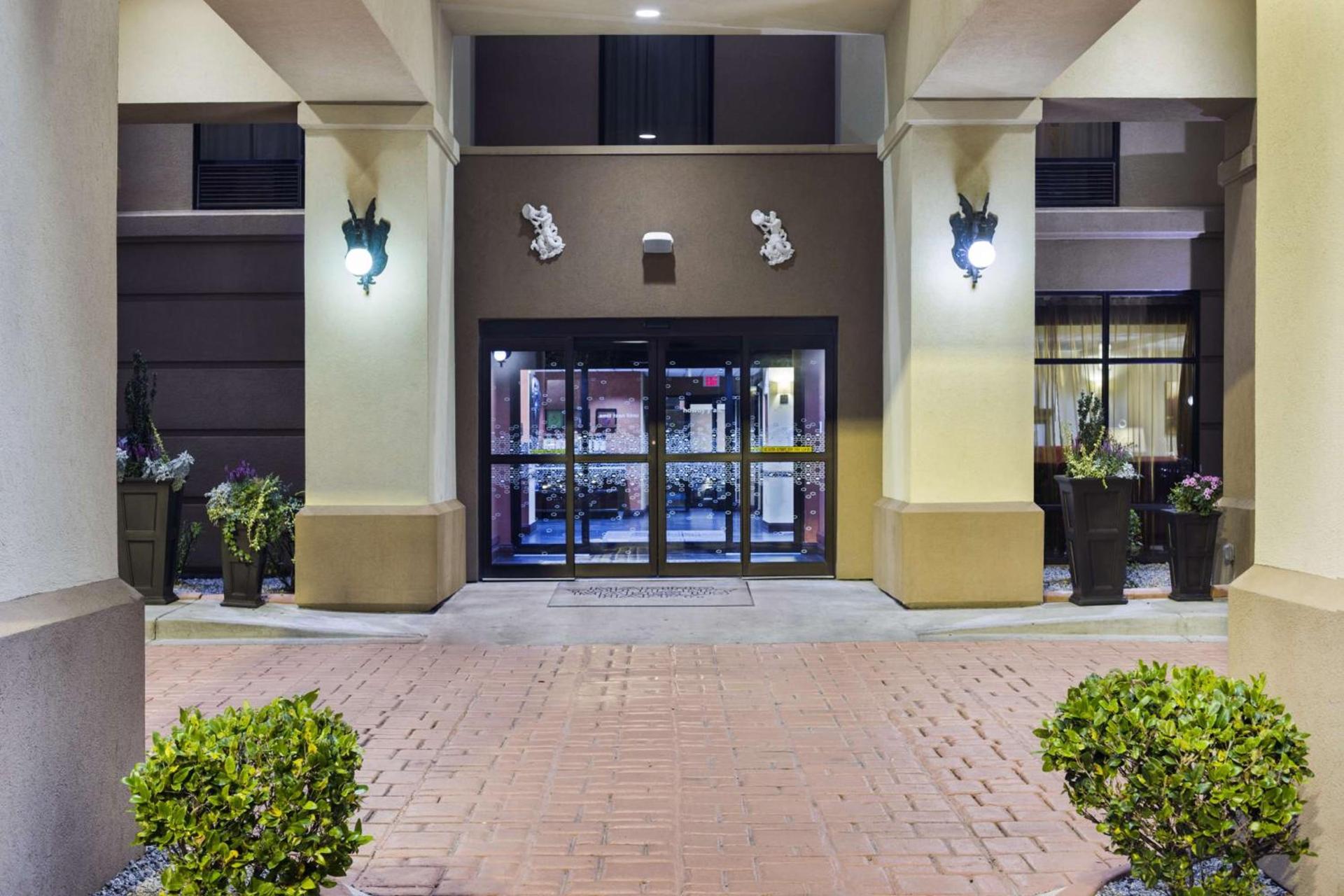 Hampton Inn Hinesville photo 2