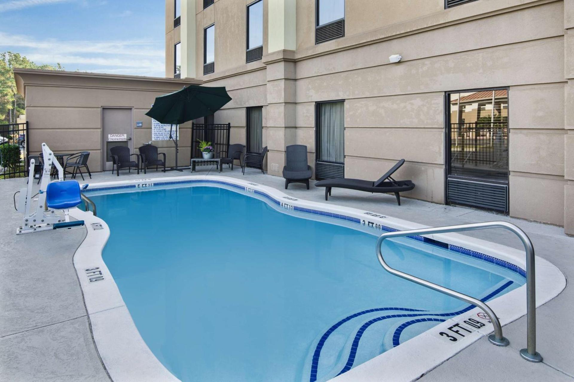 Hampton Inn Hinesville photo 8