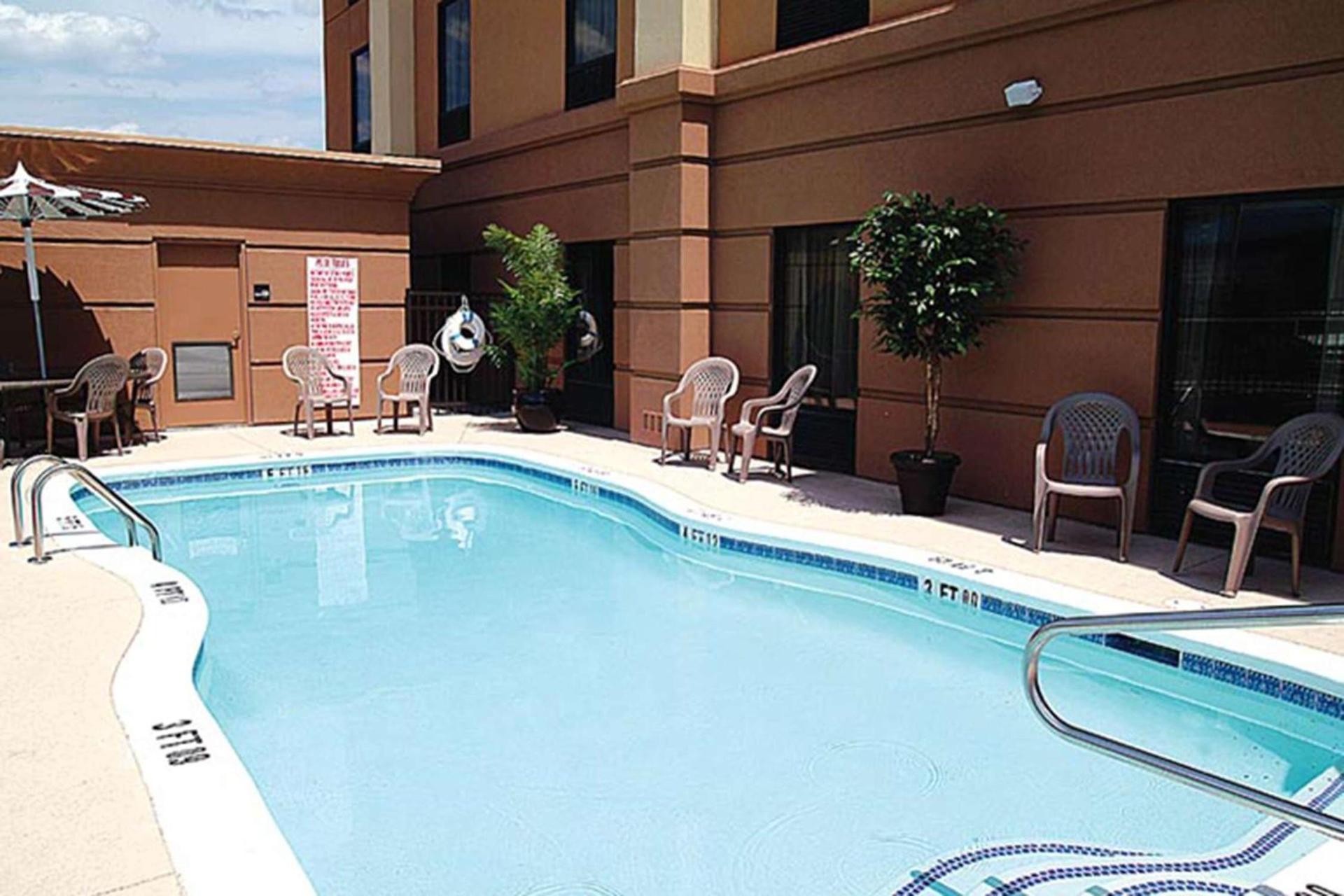 Hampton Inn Hinesville photo 9