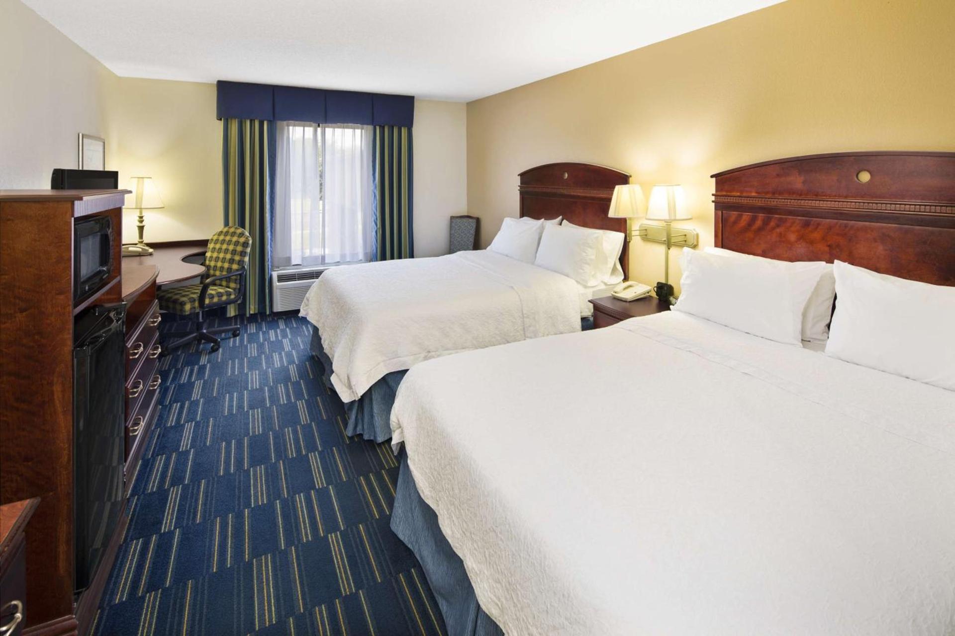 Hampton Inn Hinesville photo 21