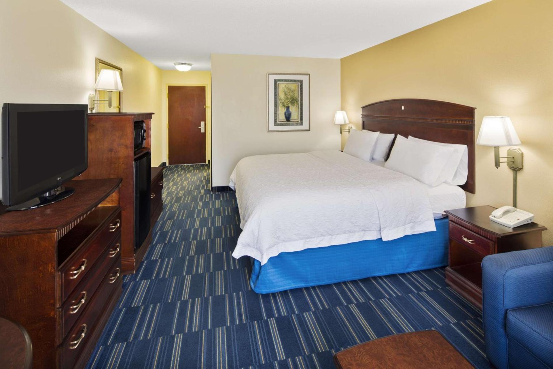 Hampton Inn Hinesville photo 23