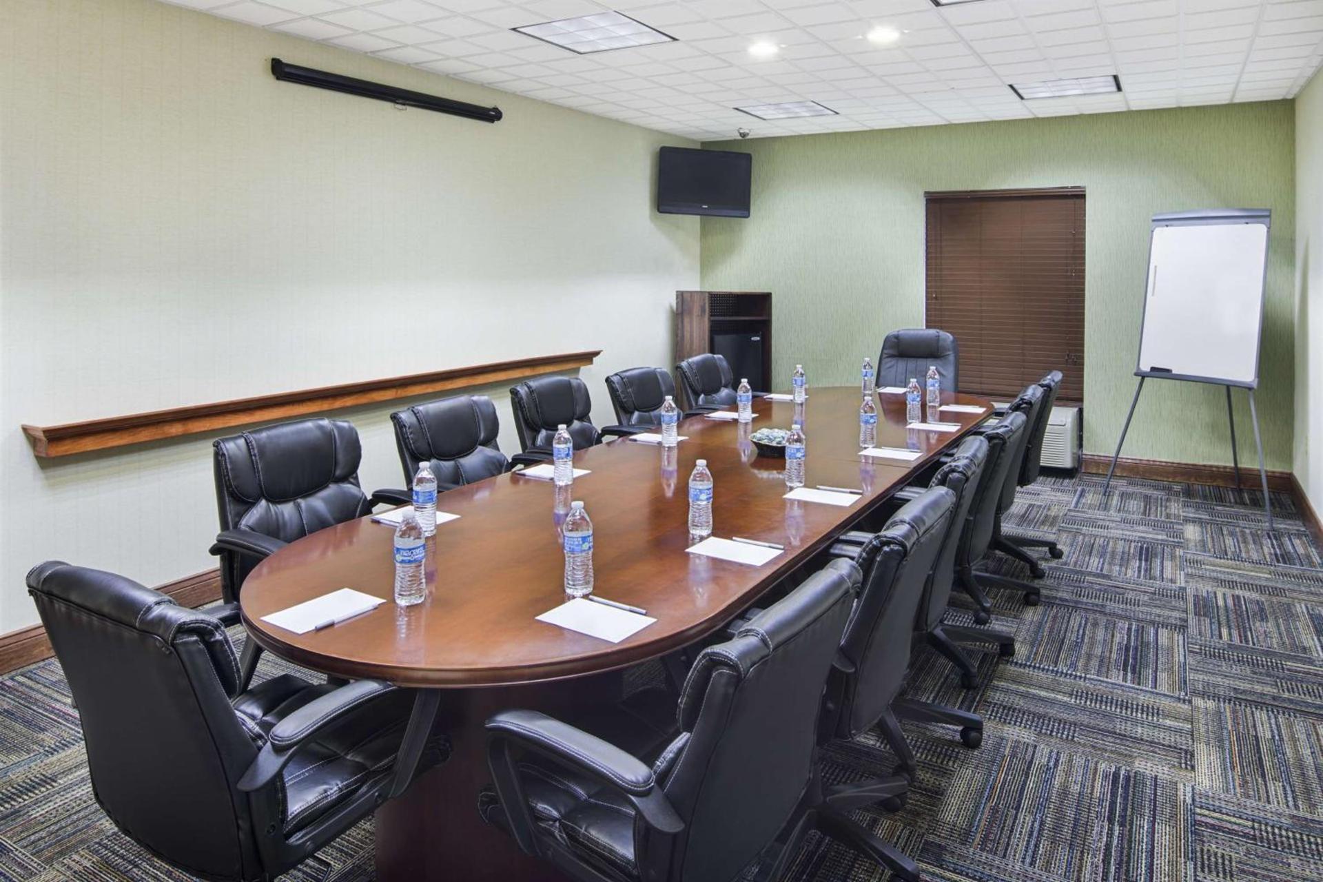 Hampton Inn Hinesville photo 22