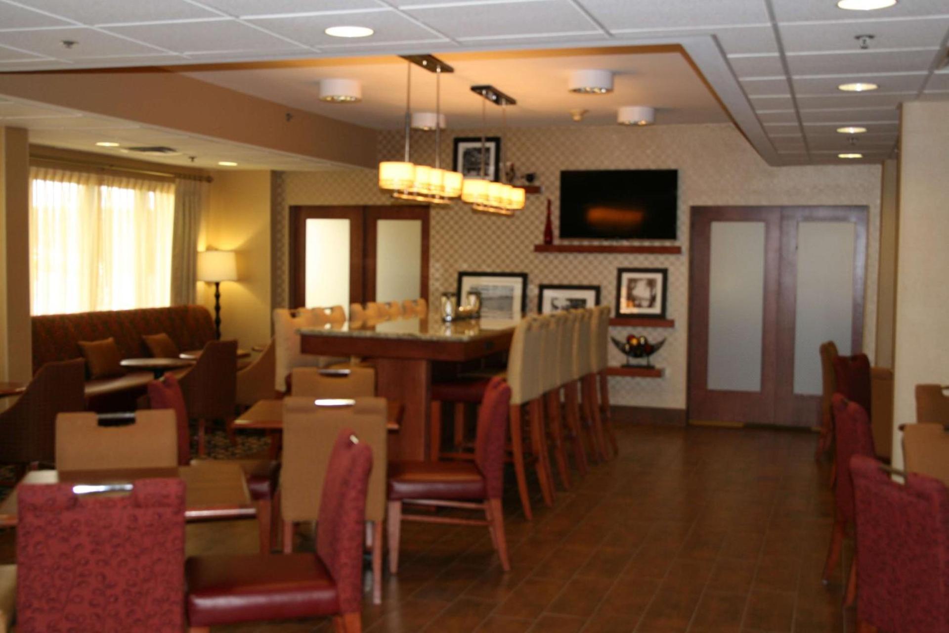 Hampton Inn - Hillsville photo 6