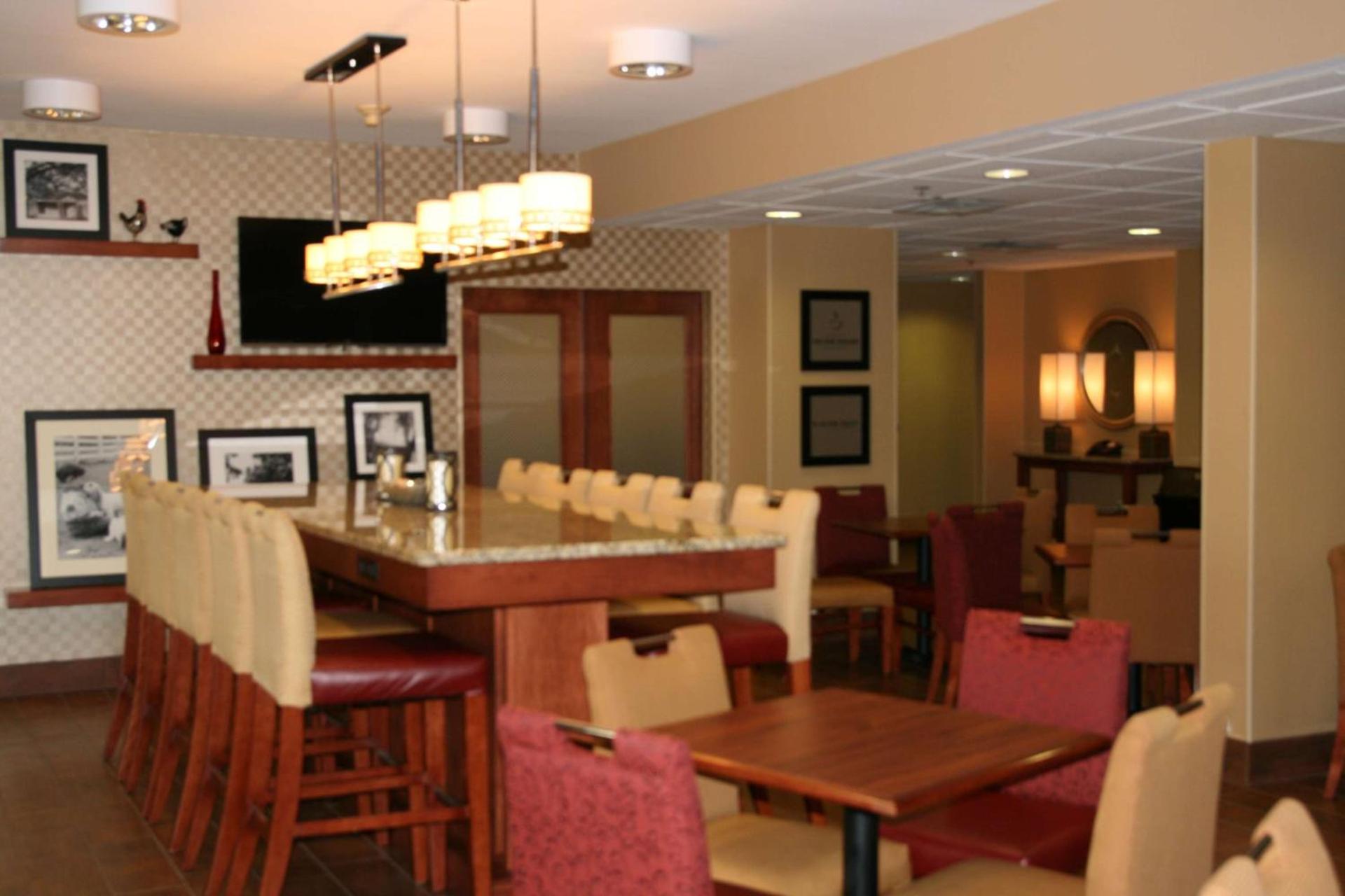 Hampton Inn - Hillsville photo 7