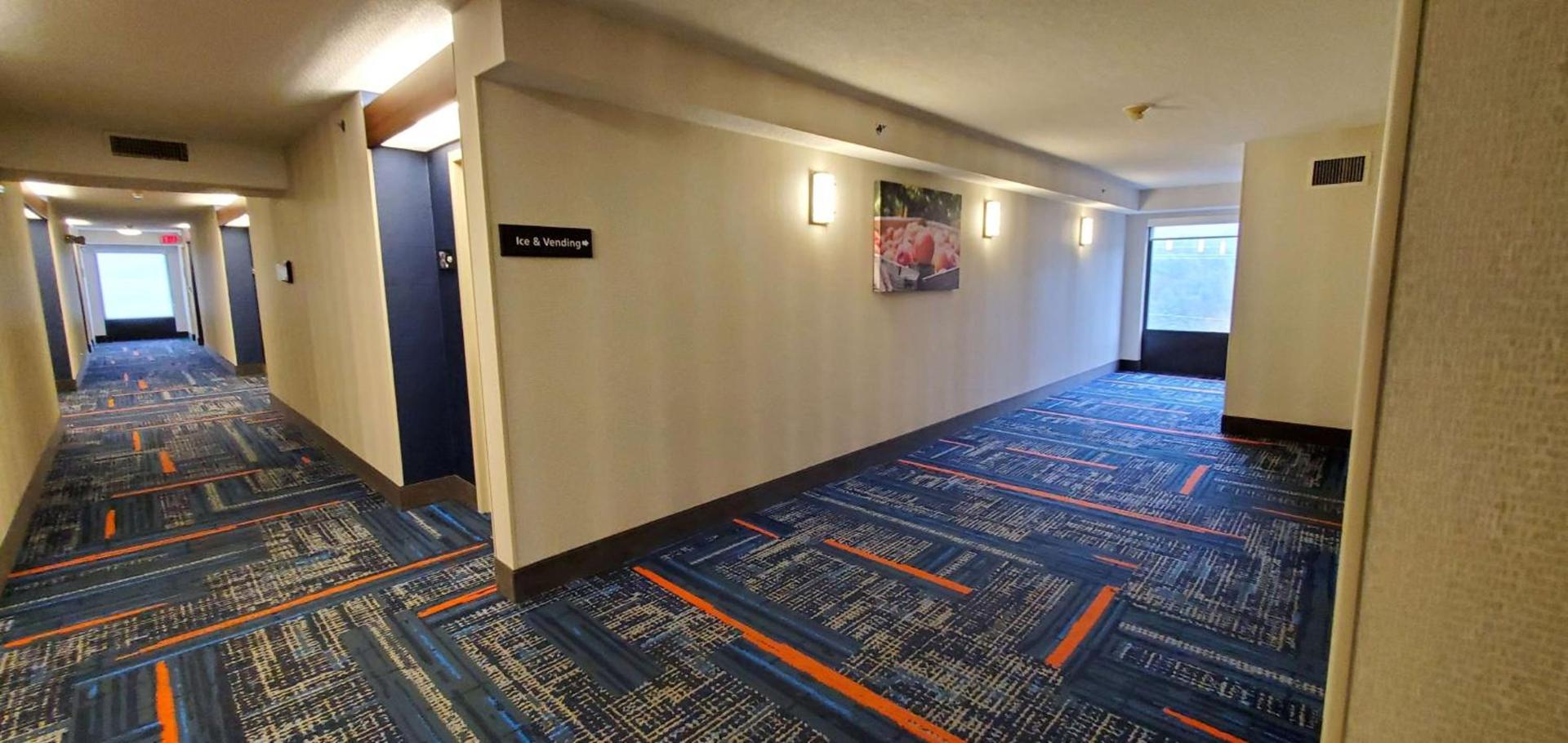 Hampton Inn - Hillsville photo 12