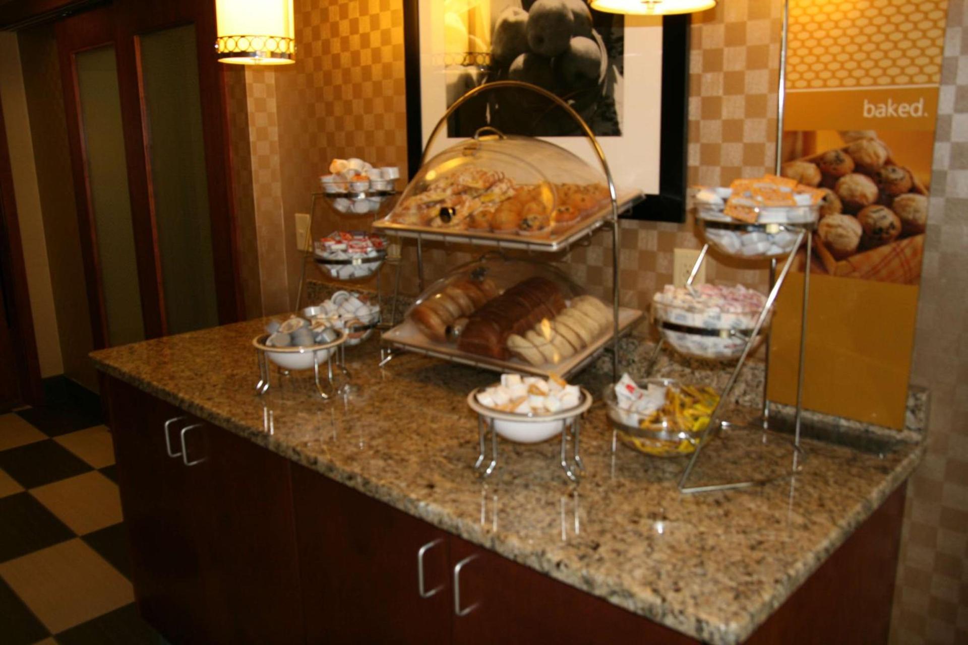 Hampton Inn - Hillsville photo 19