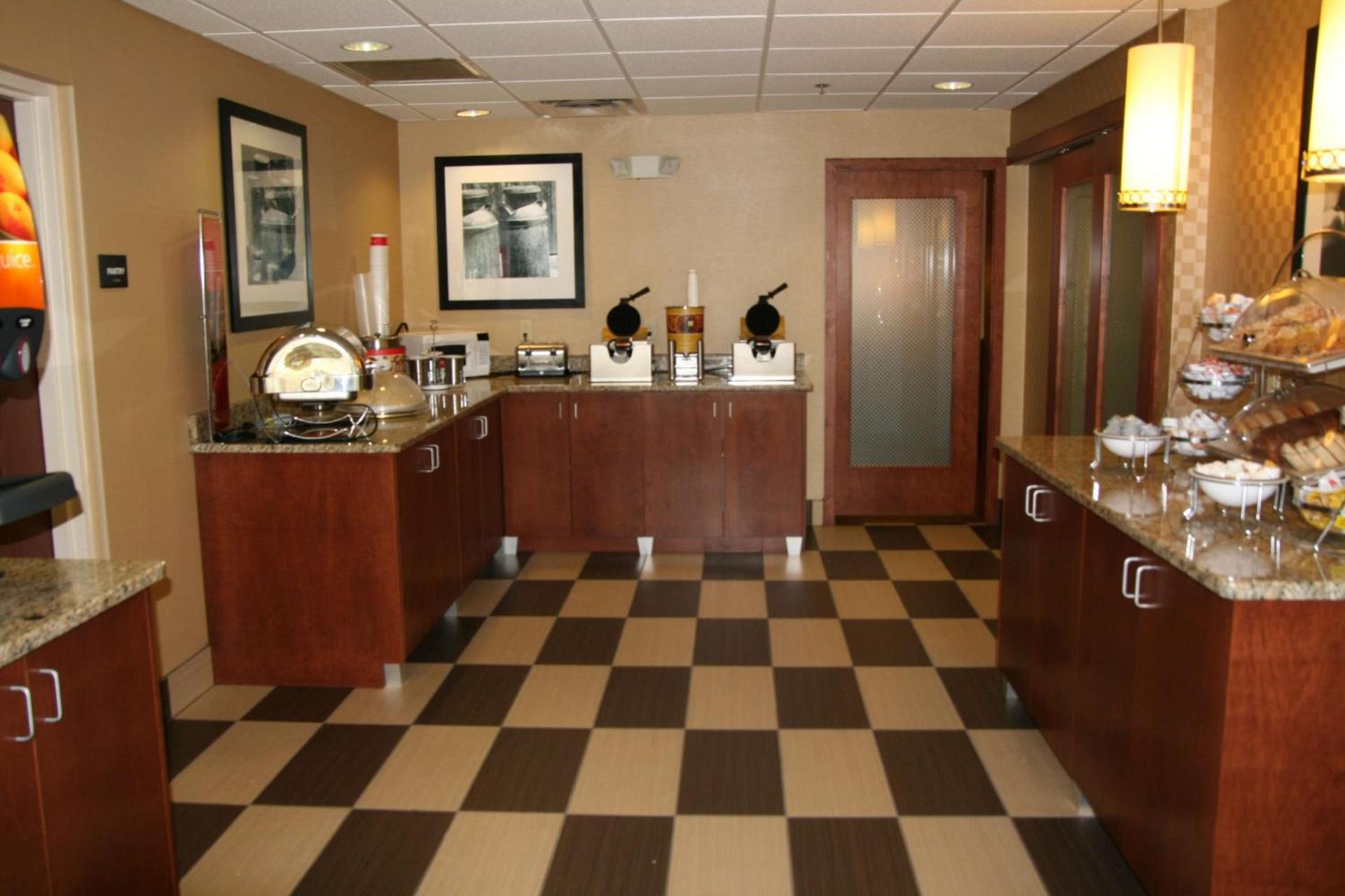 Hampton Inn - Hillsville photo 20