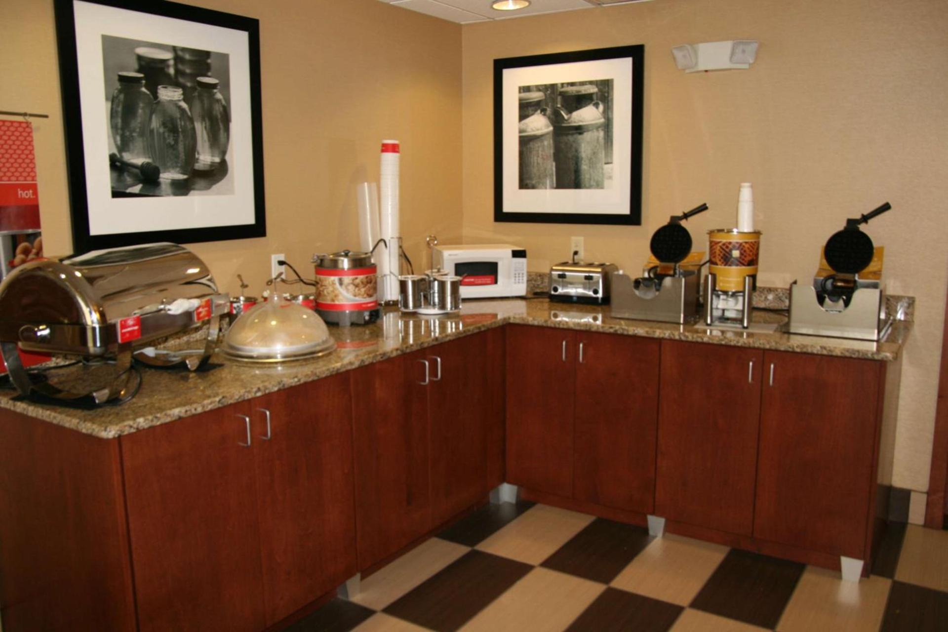 Hampton Inn - Hillsville photo 21