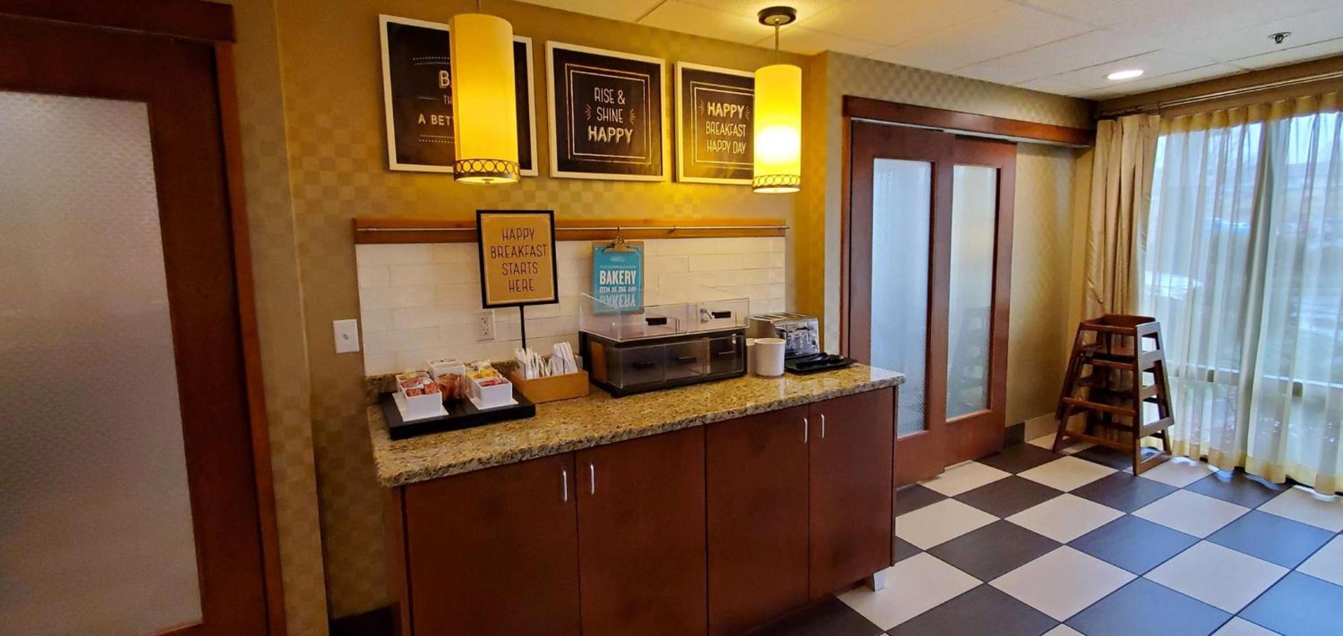 Hampton Inn - Hillsville photo 26